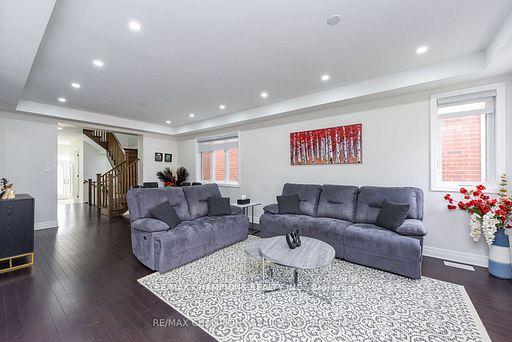 Photo 11 of 565 Kennedy Circle W, Milton, Cobban — HOMEH