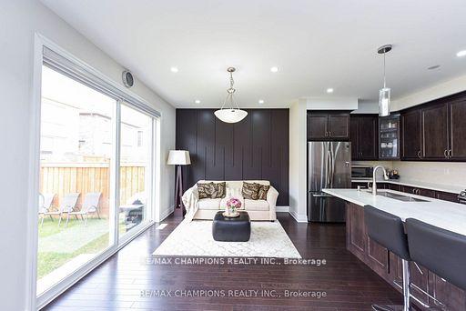 Photo 12 of 565 Kennedy Circle W, Milton, Cobban — HOMEH