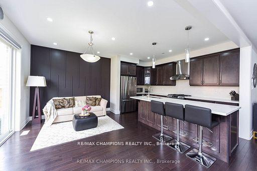 Photo 13 of 565 Kennedy Circle W, Milton, Cobban — HOMEH