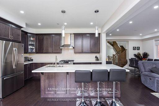 Photo 14 of 565 Kennedy Circle W, Milton, Cobban — HOMEH