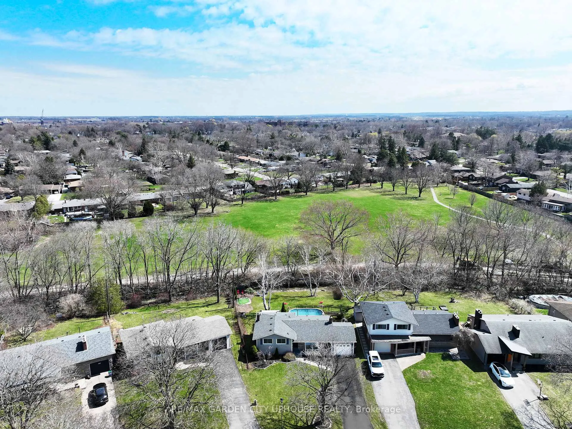 Photo 1 of 46 Strathcona Drive, St. Catharines, Vine/Linwell — HOMEH