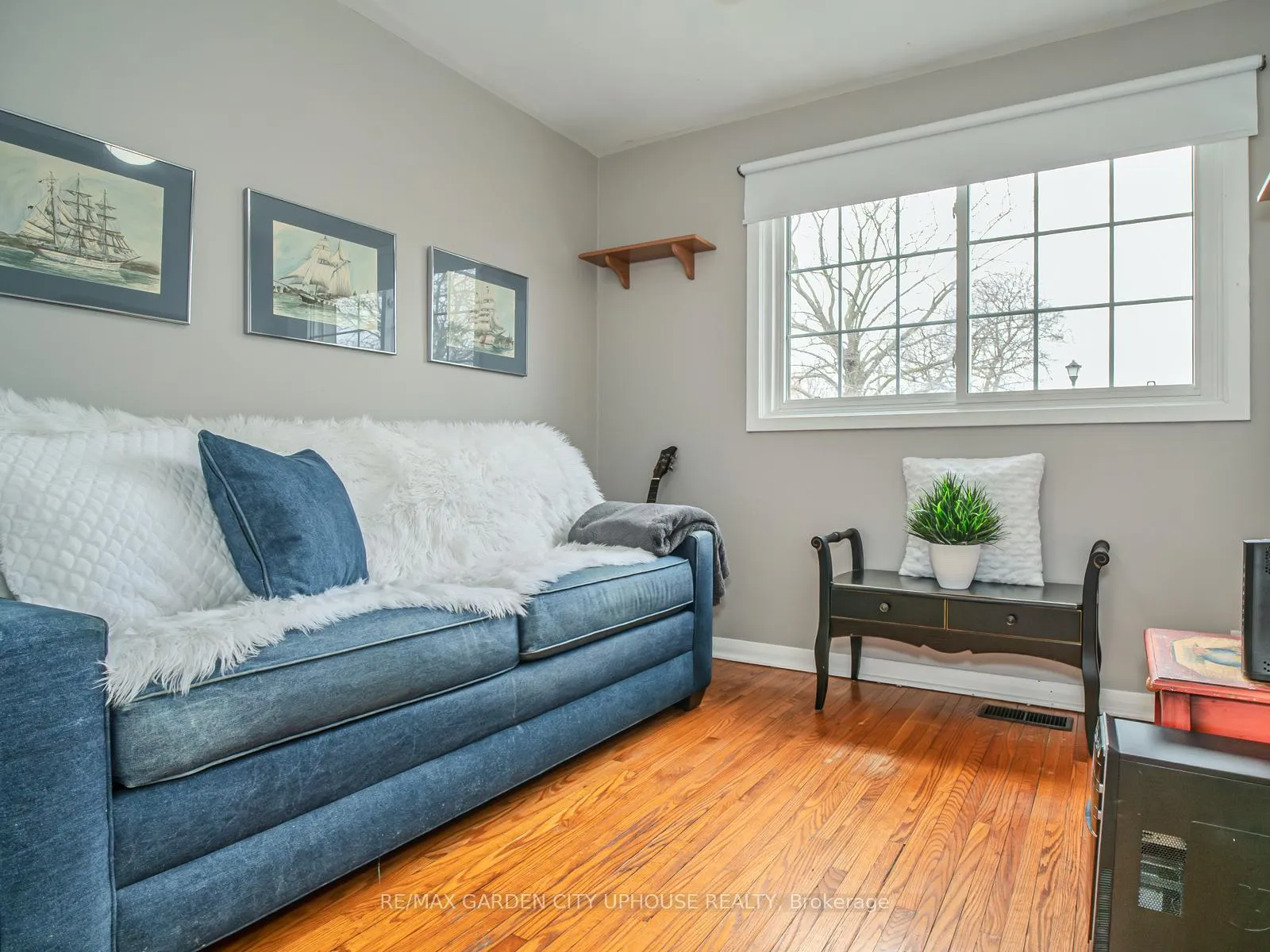Photo 13 of 46 Strathcona Drive, St. Catharines, Vine/Linwell — HOMEH