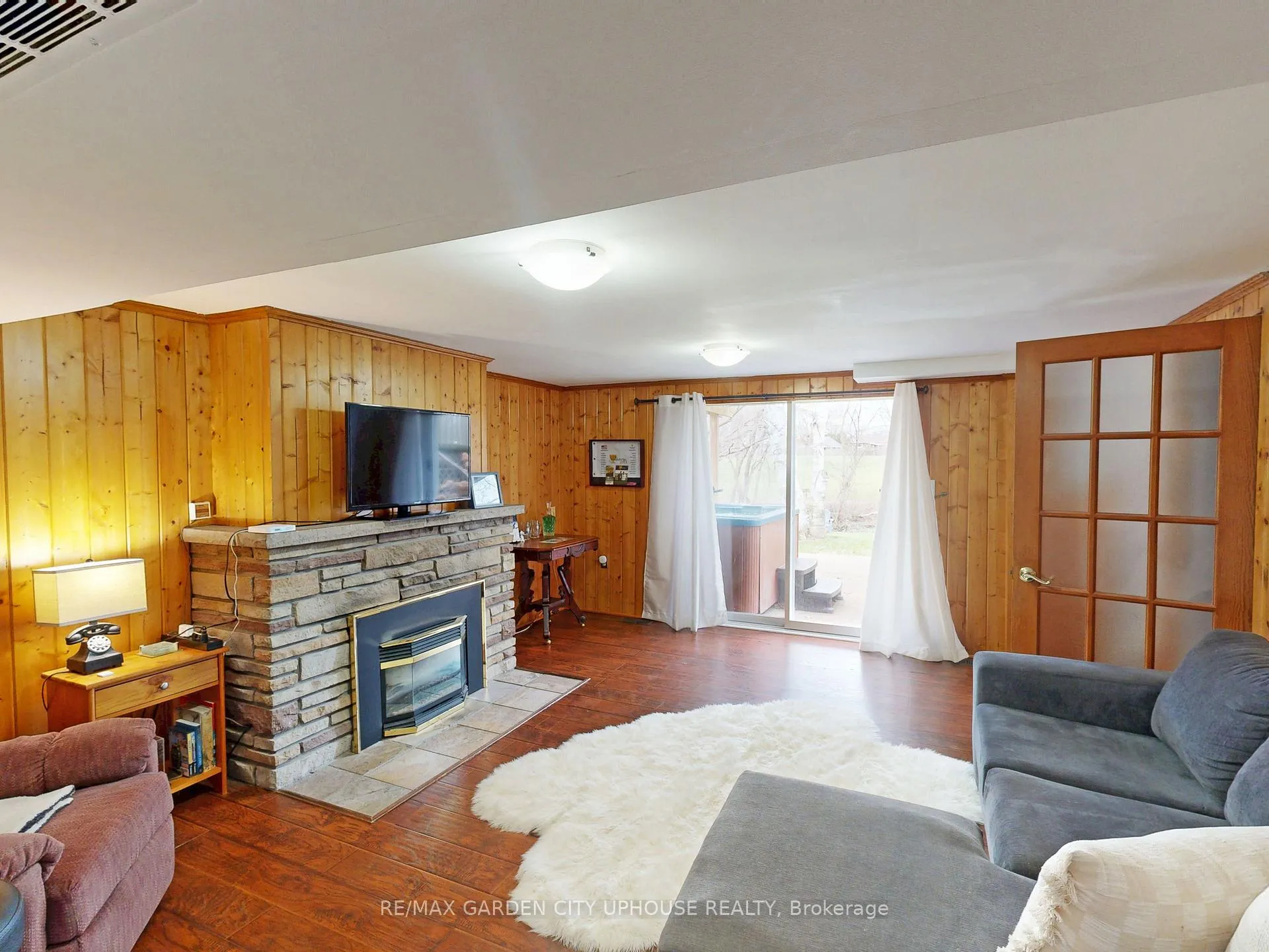 Photo 15 of 46 Strathcona Drive, St. Catharines, Vine/Linwell — HOMEH