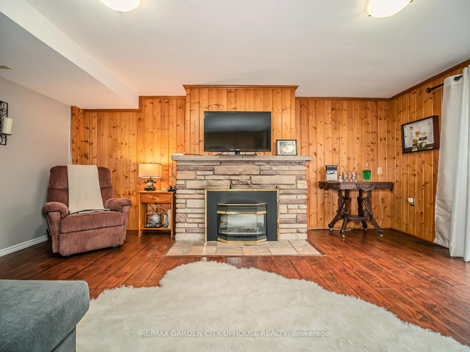 Photo 17 of 46 Strathcona Drive, St. Catharines, Vine/Linwell — HOMEH