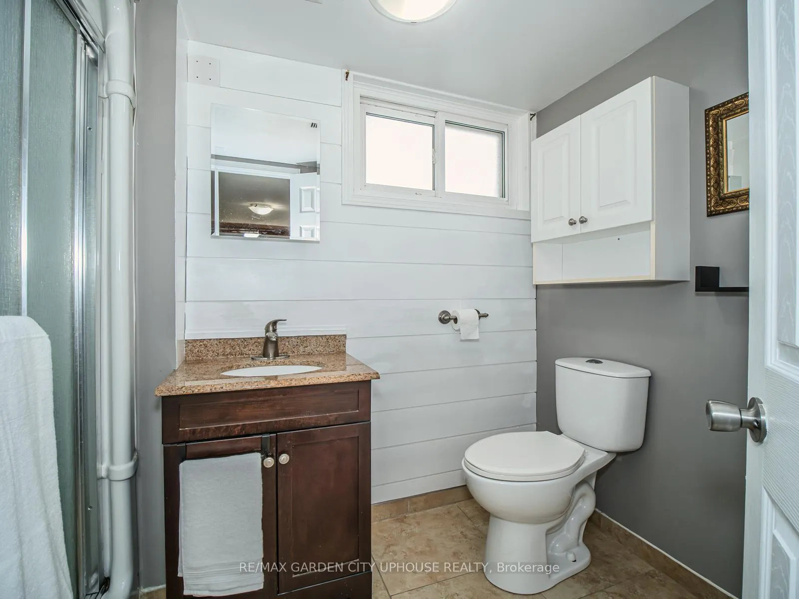Photo 19 of 46 Strathcona Drive, St. Catharines, Vine/Linwell — HOMEH