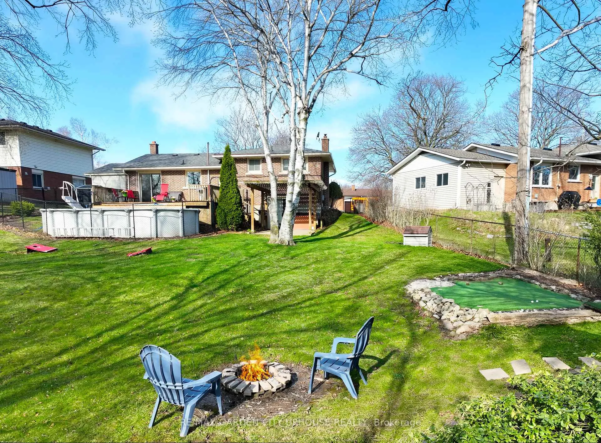 Photo 21 of 46 Strathcona Drive, St. Catharines, Vine/Linwell — HOMEH