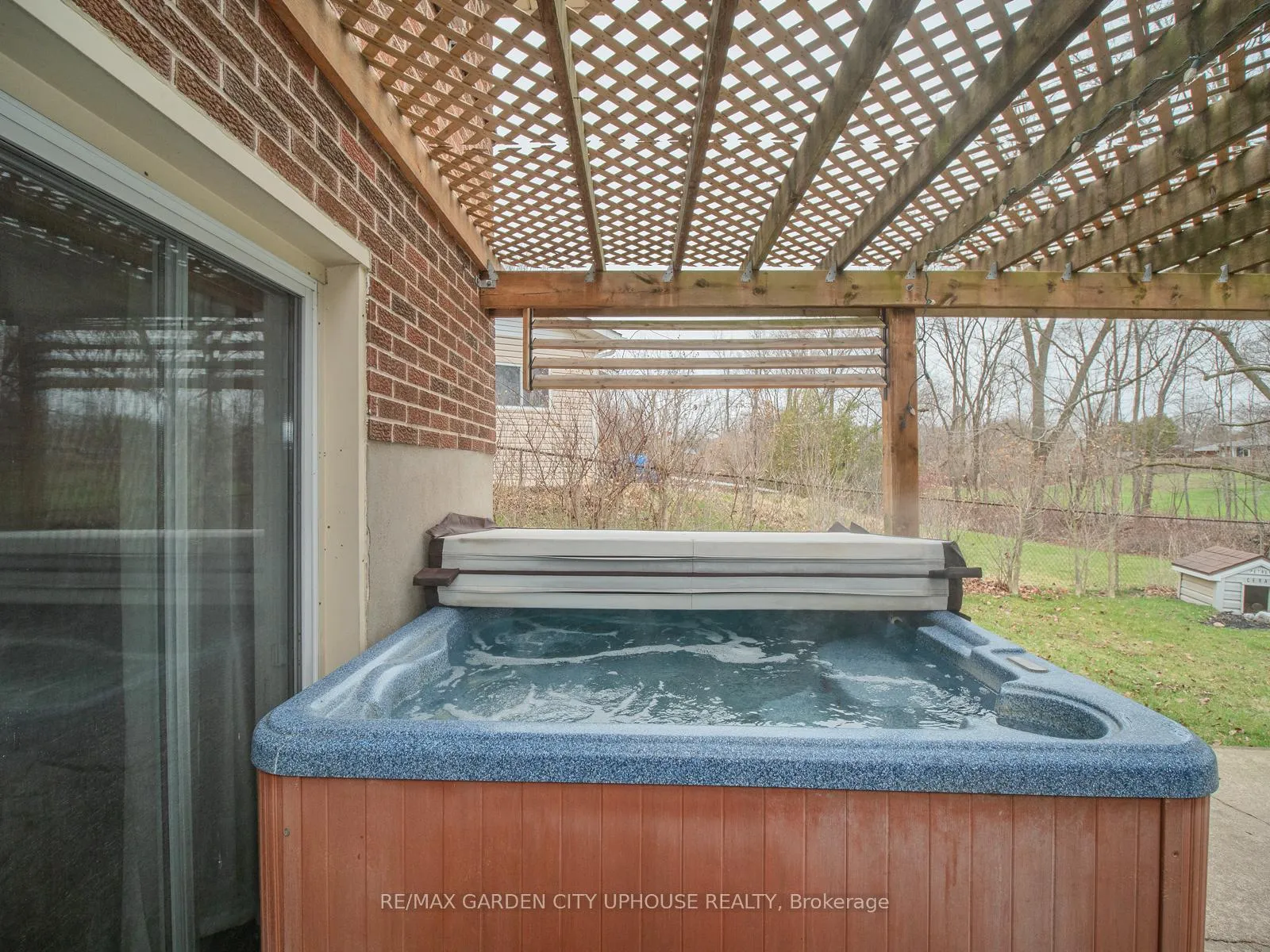 Photo 24 of 46 Strathcona Drive, St. Catharines, Vine/Linwell — HOMEH