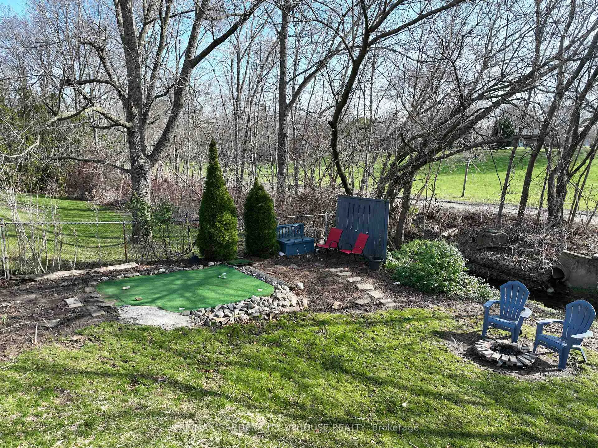 Photo 25 of 46 Strathcona Drive, St. Catharines, Vine/Linwell — HOMEH
