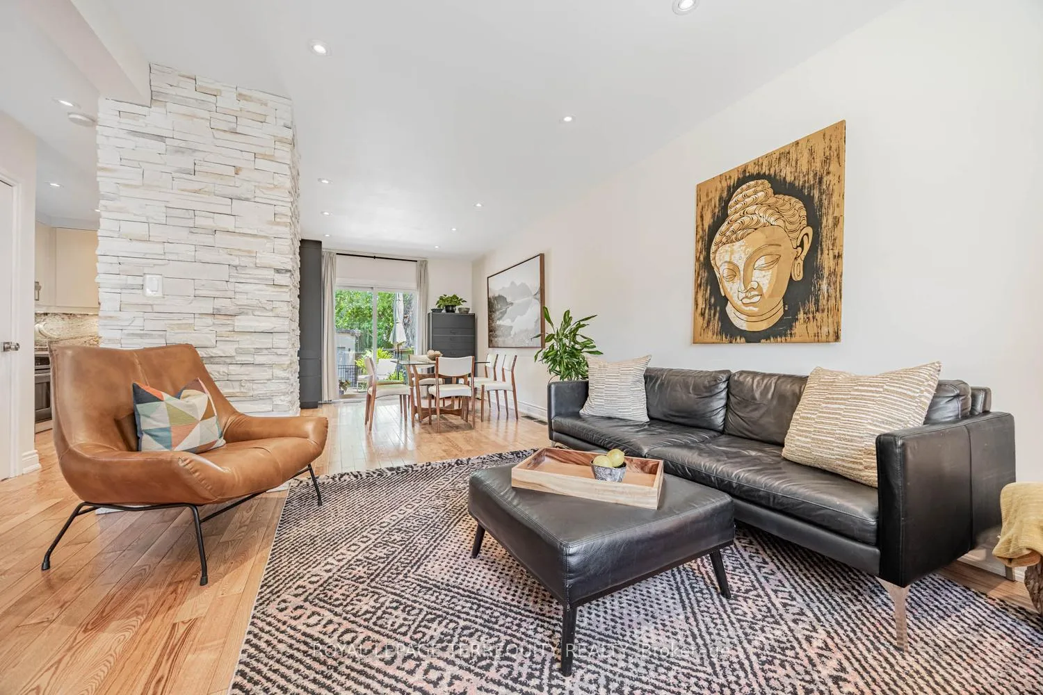 Photo 10 of 87 Eighth Street, Etobicoke, New Toronto — HOMEH