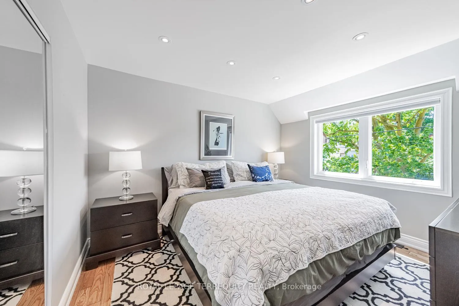 Photo 18 of 87 Eighth Street, Etobicoke, New Toronto — HOMEH