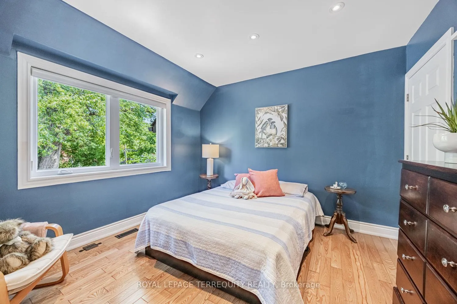 Photo 21 of 87 Eighth Street, Etobicoke, New Toronto — HOMEH