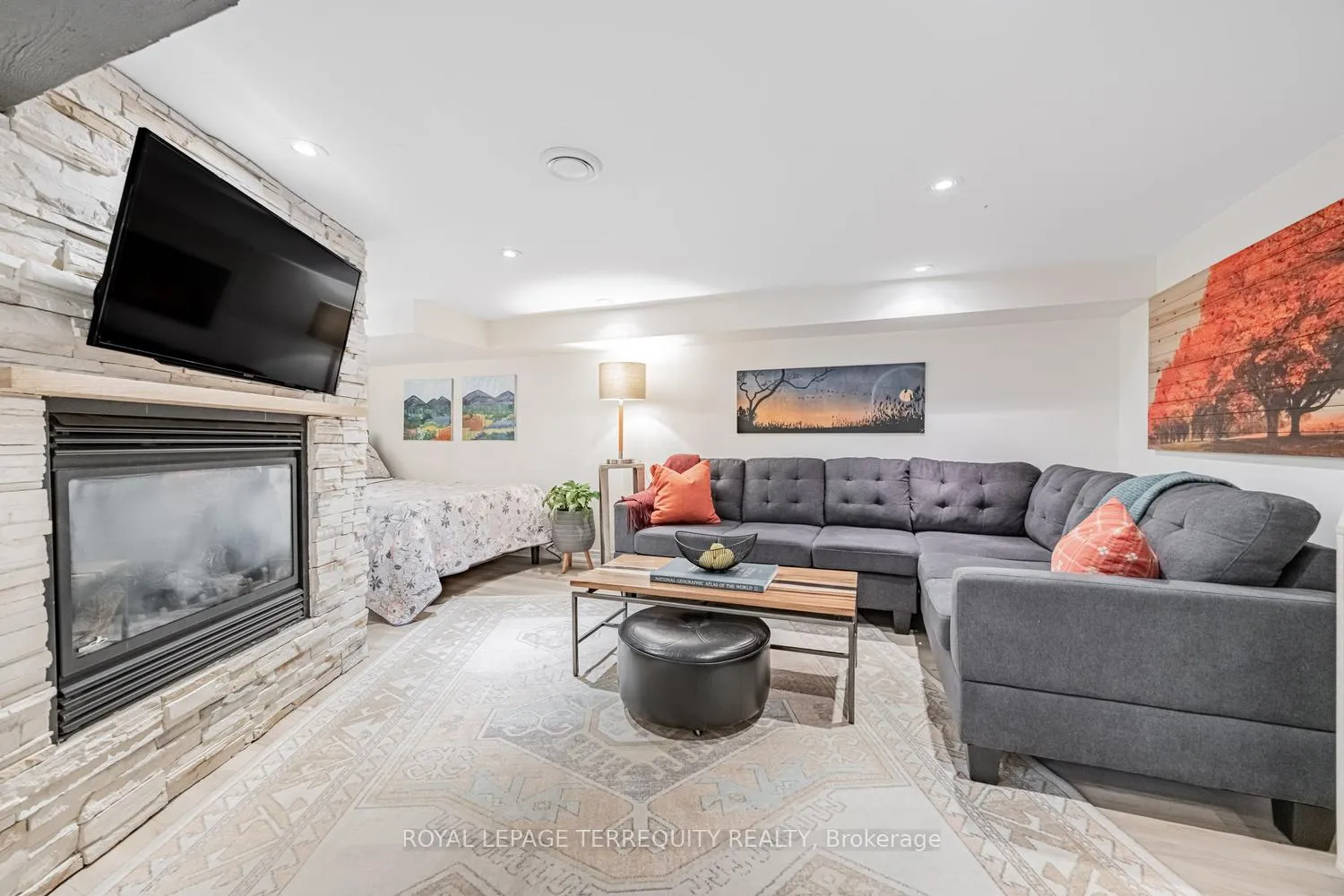 Photo 25 of 87 Eighth Street, Etobicoke, New Toronto — HOMEH