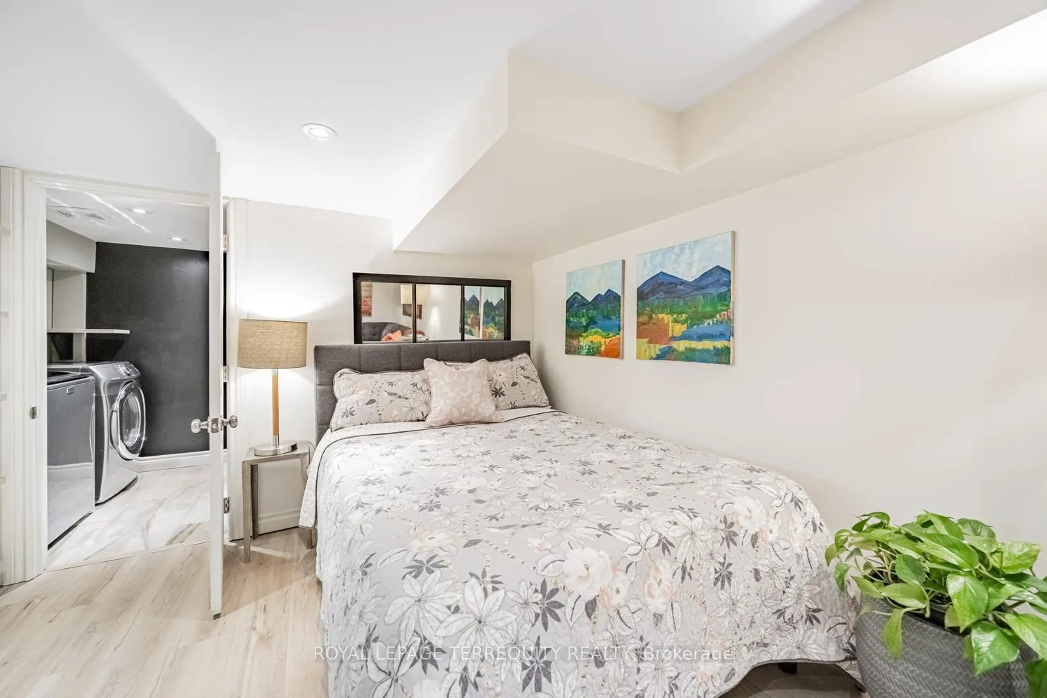 Photo 27 of 87 Eighth Street, Etobicoke, New Toronto — HOMEH