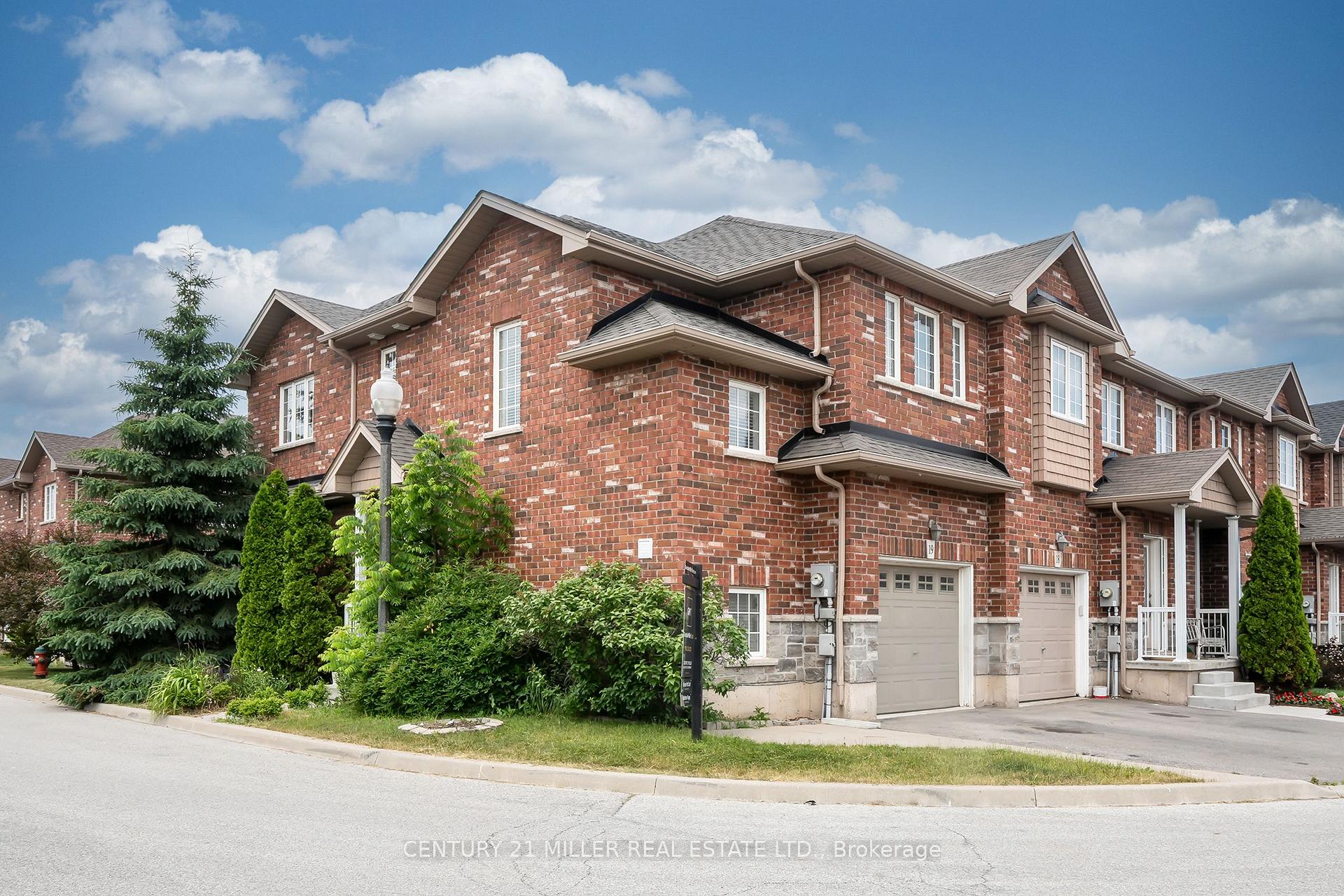 Photo 2 of Unit 19, 45 Seabreeze Crescent, Hamilton, Stoney Creek — HOMEH