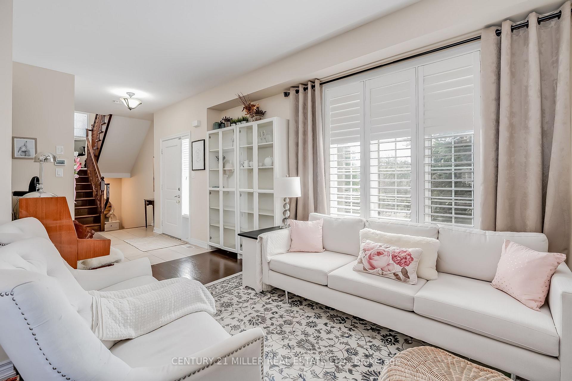 Photo 6 of Unit 19, 45 Seabreeze Crescent, Hamilton, Stoney Creek — HOMEH