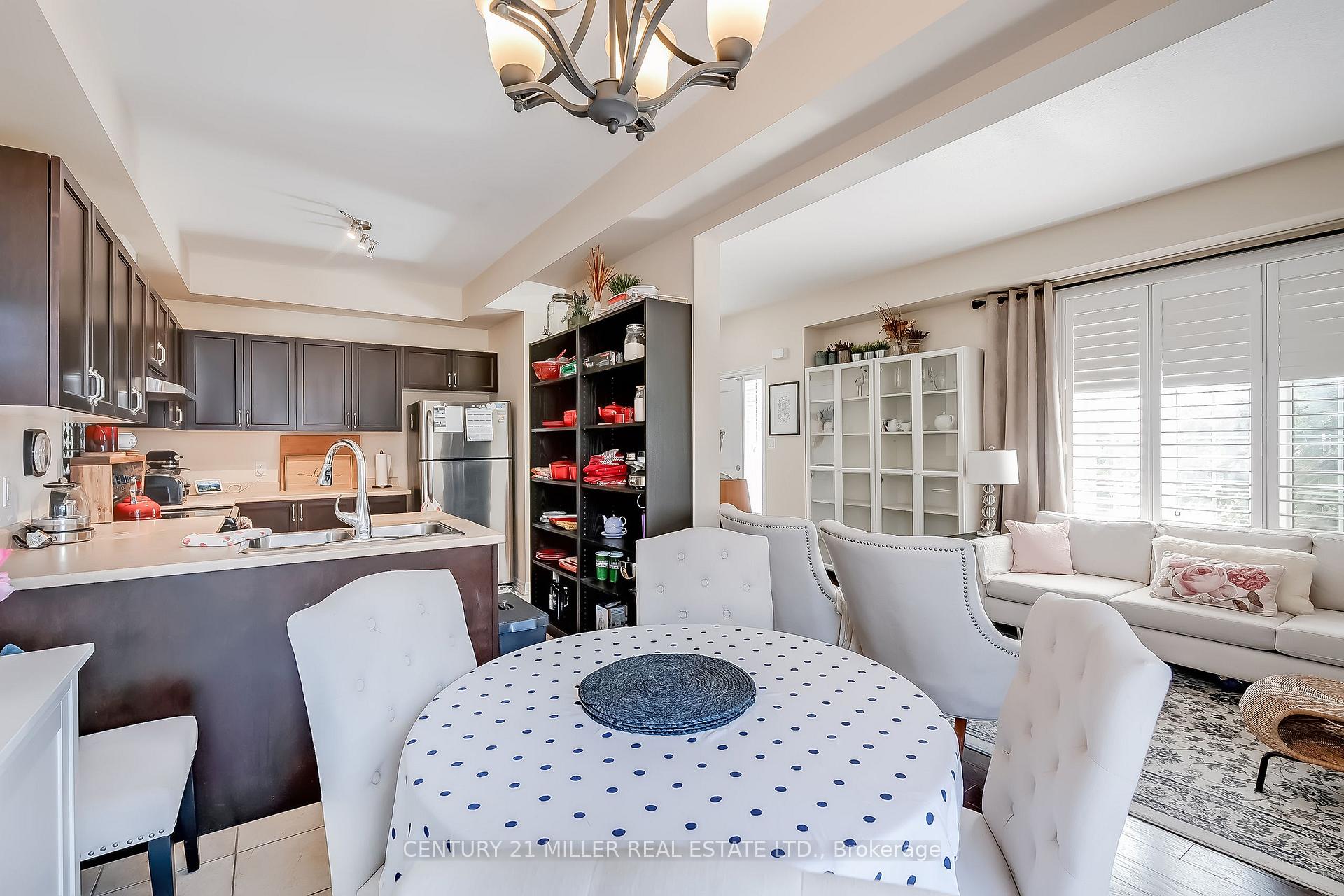 Photo 11 of Unit 19, 45 Seabreeze Crescent, Hamilton, Stoney Creek — HOMEH