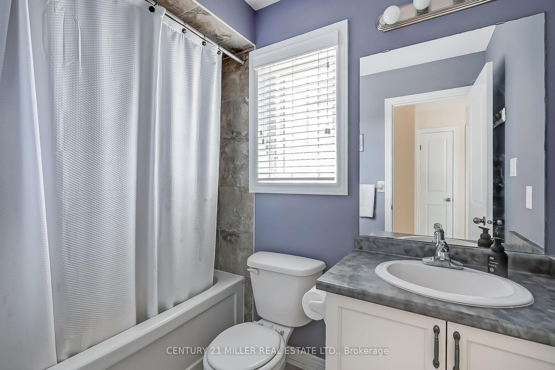 Photo 18 of Unit 19, 45 Seabreeze Crescent, Hamilton, Stoney Creek — HOMEH