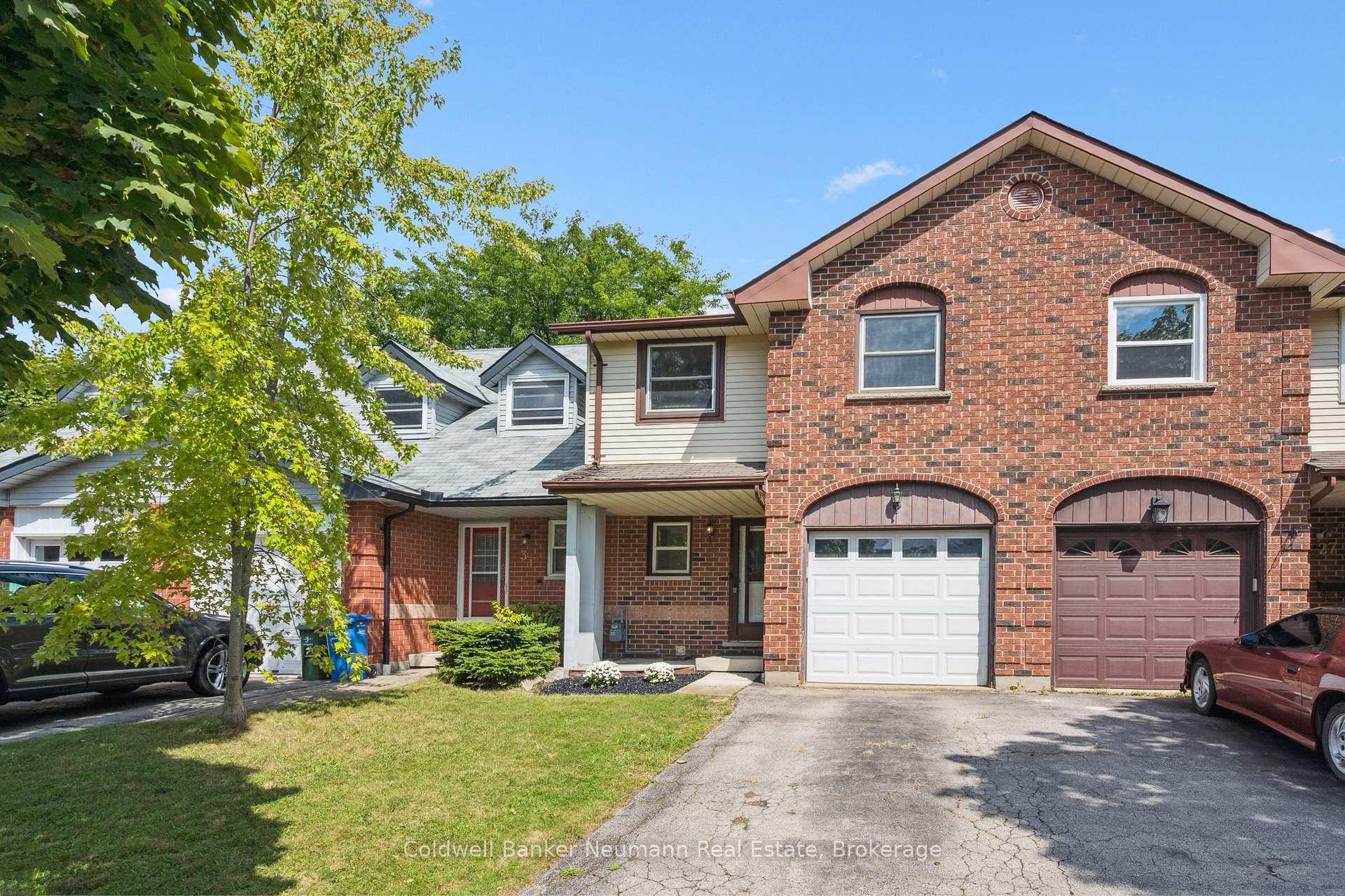 Photo 1 of 29 Grandridge Crescent, Guelph, Willow West/Sugarbush/West Acres — HOMEH