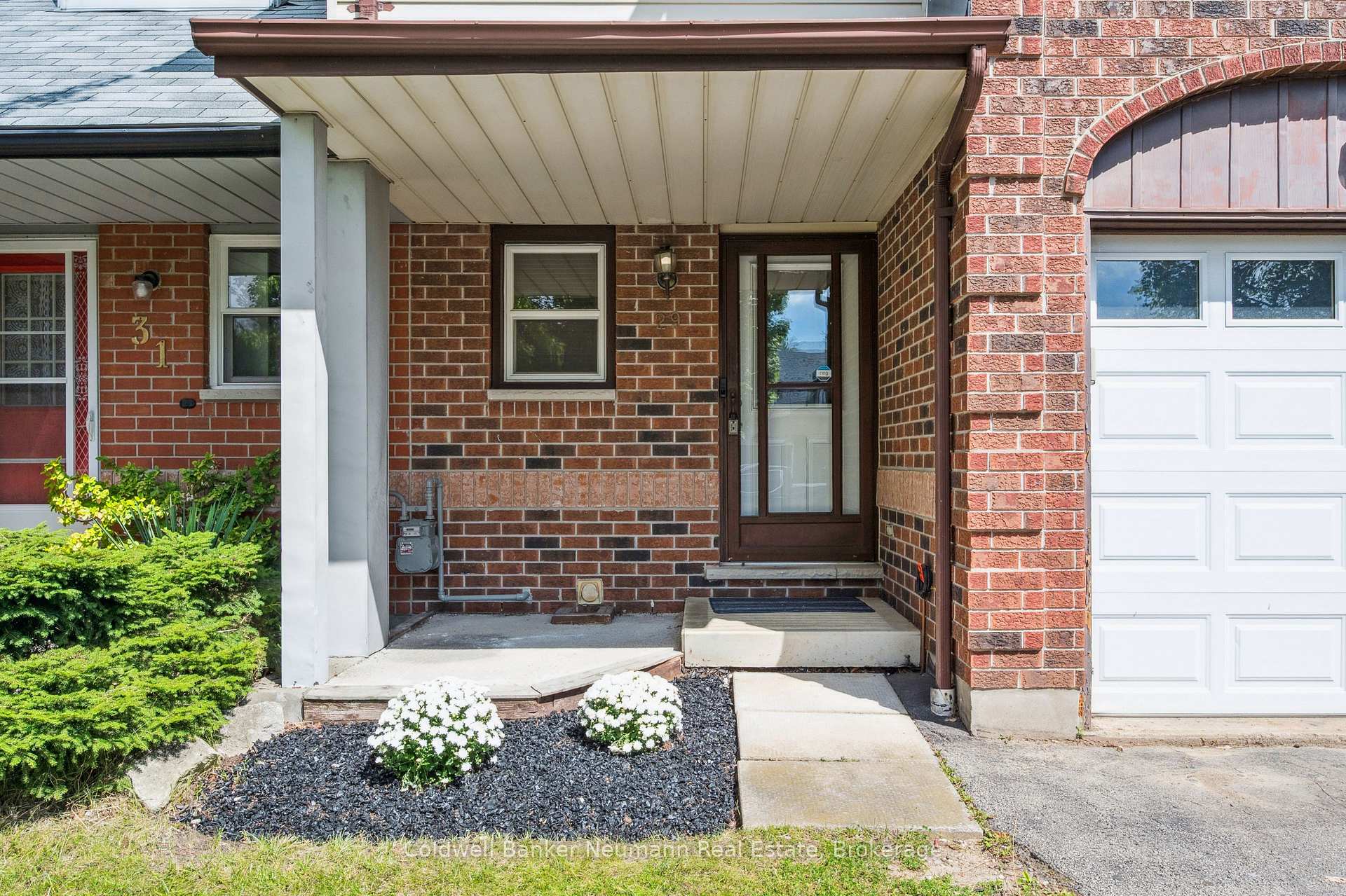 Photo 3 of 29 Grandridge Crescent, Guelph, Willow West/Sugarbush/West Acres — HOMEH