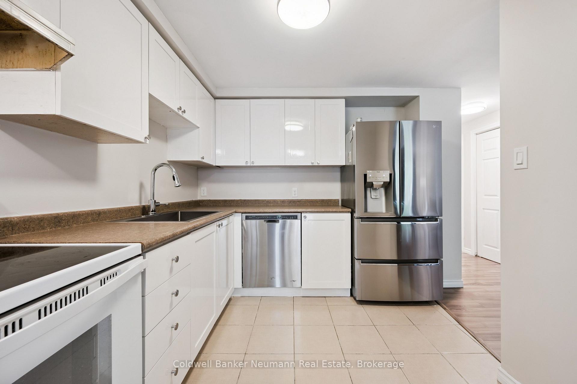 Photo 13 of 29 Grandridge Crescent, Guelph, Willow West/Sugarbush/West Acres — HOMEH