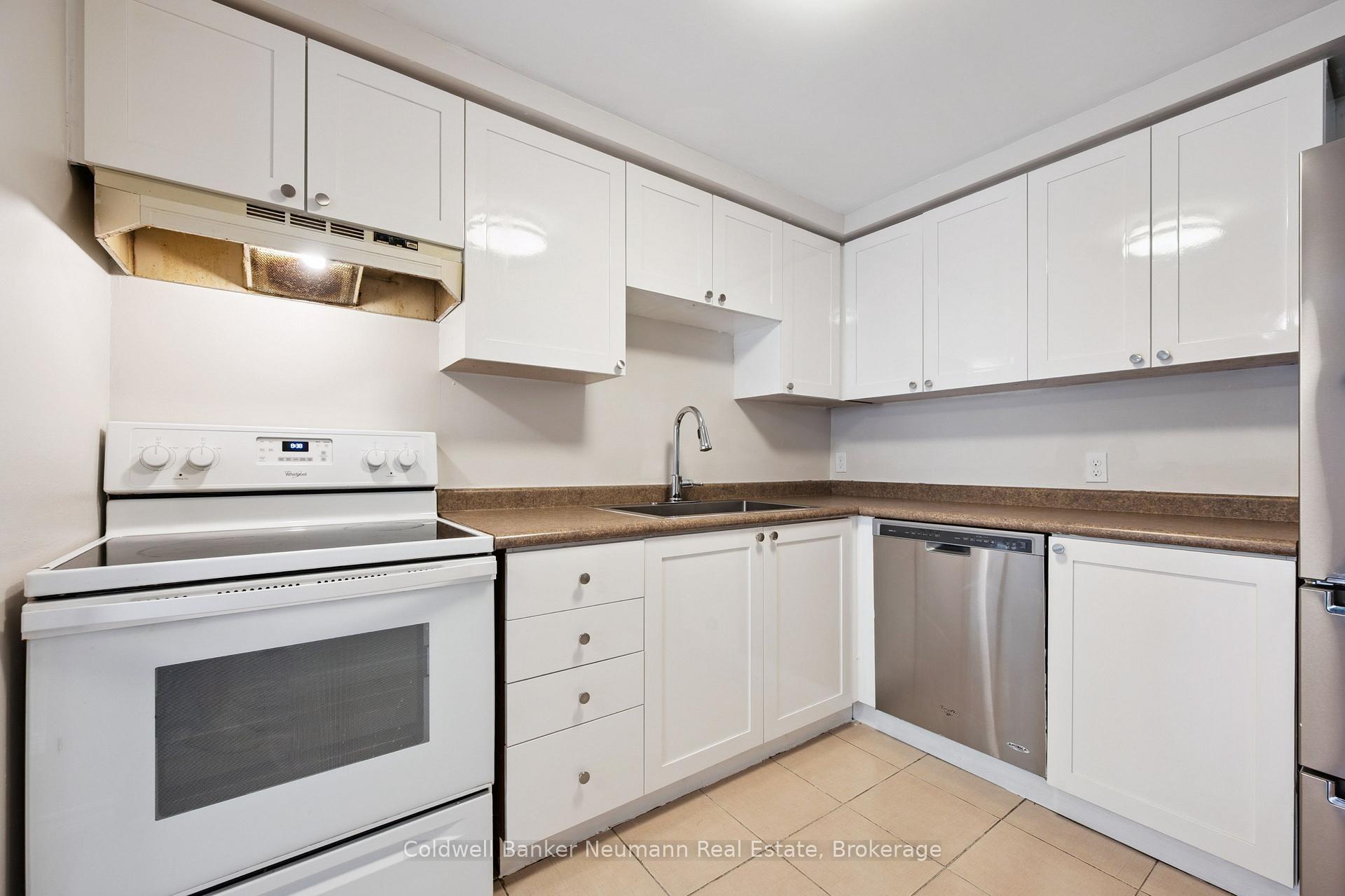 Photo 14 of 29 Grandridge Crescent, Guelph, Willow West/Sugarbush/West Acres — HOMEH