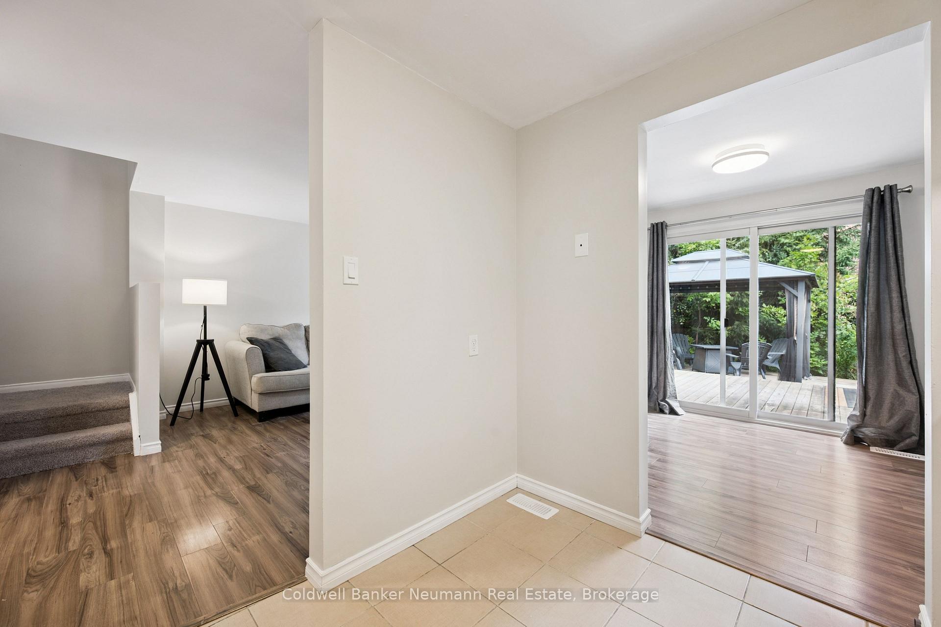 Photo 16 of 29 Grandridge Crescent, Guelph, Willow West/Sugarbush/West Acres — HOMEH
