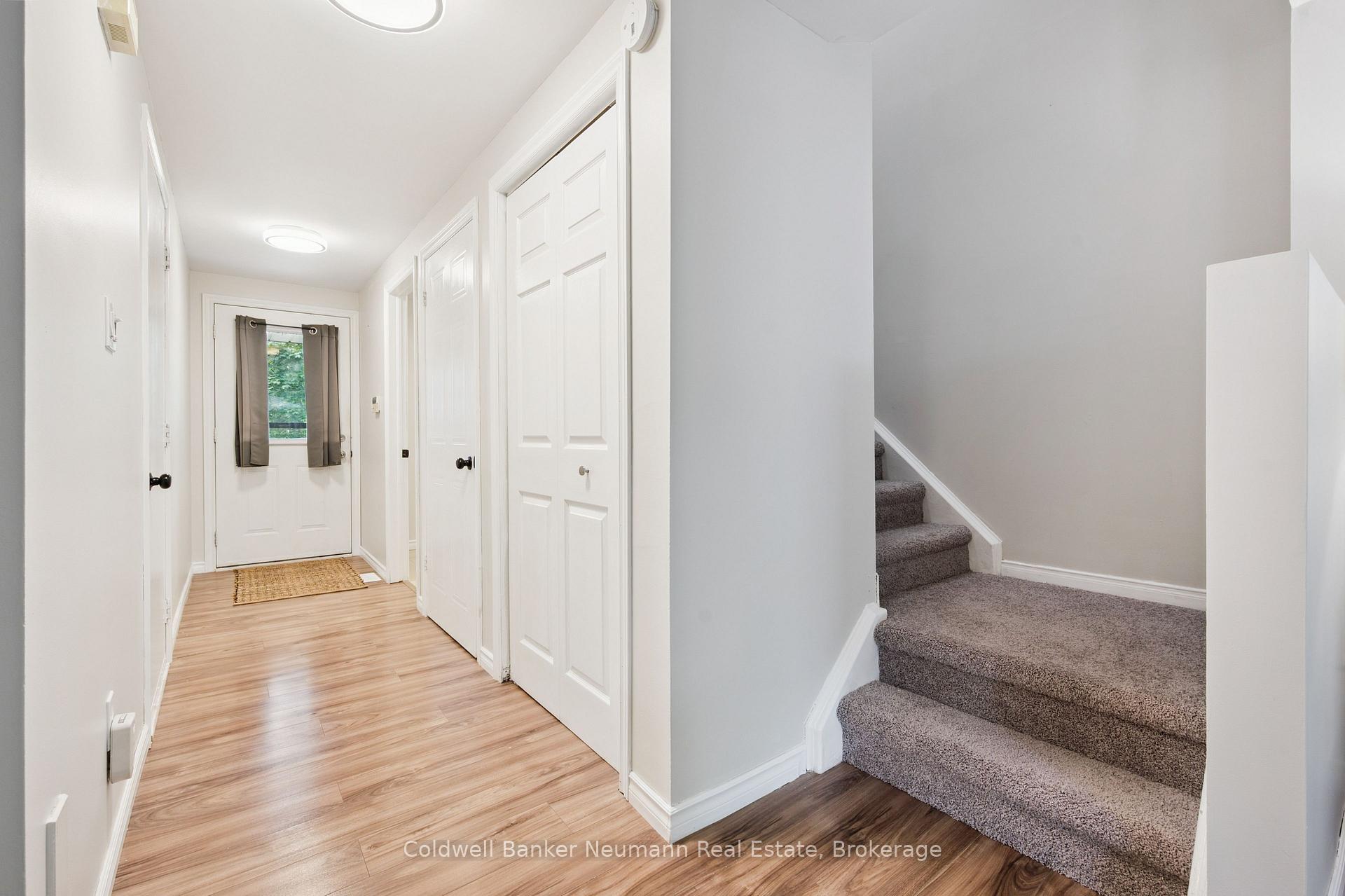 Photo 18 of 29 Grandridge Crescent, Guelph, Willow West/Sugarbush/West Acres — HOMEH