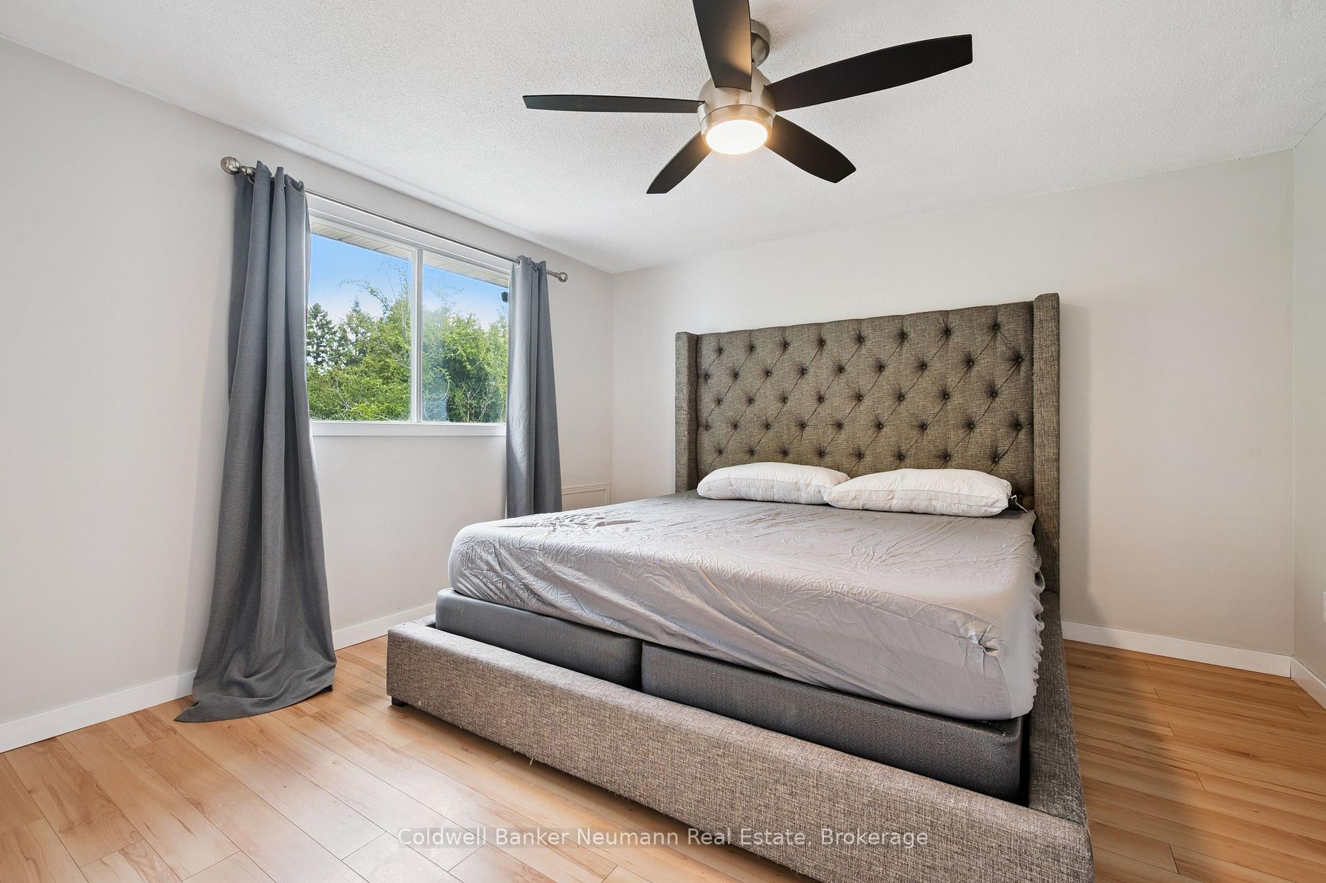 Photo 20 of 29 Grandridge Crescent, Guelph, Willow West/Sugarbush/West Acres — HOMEH