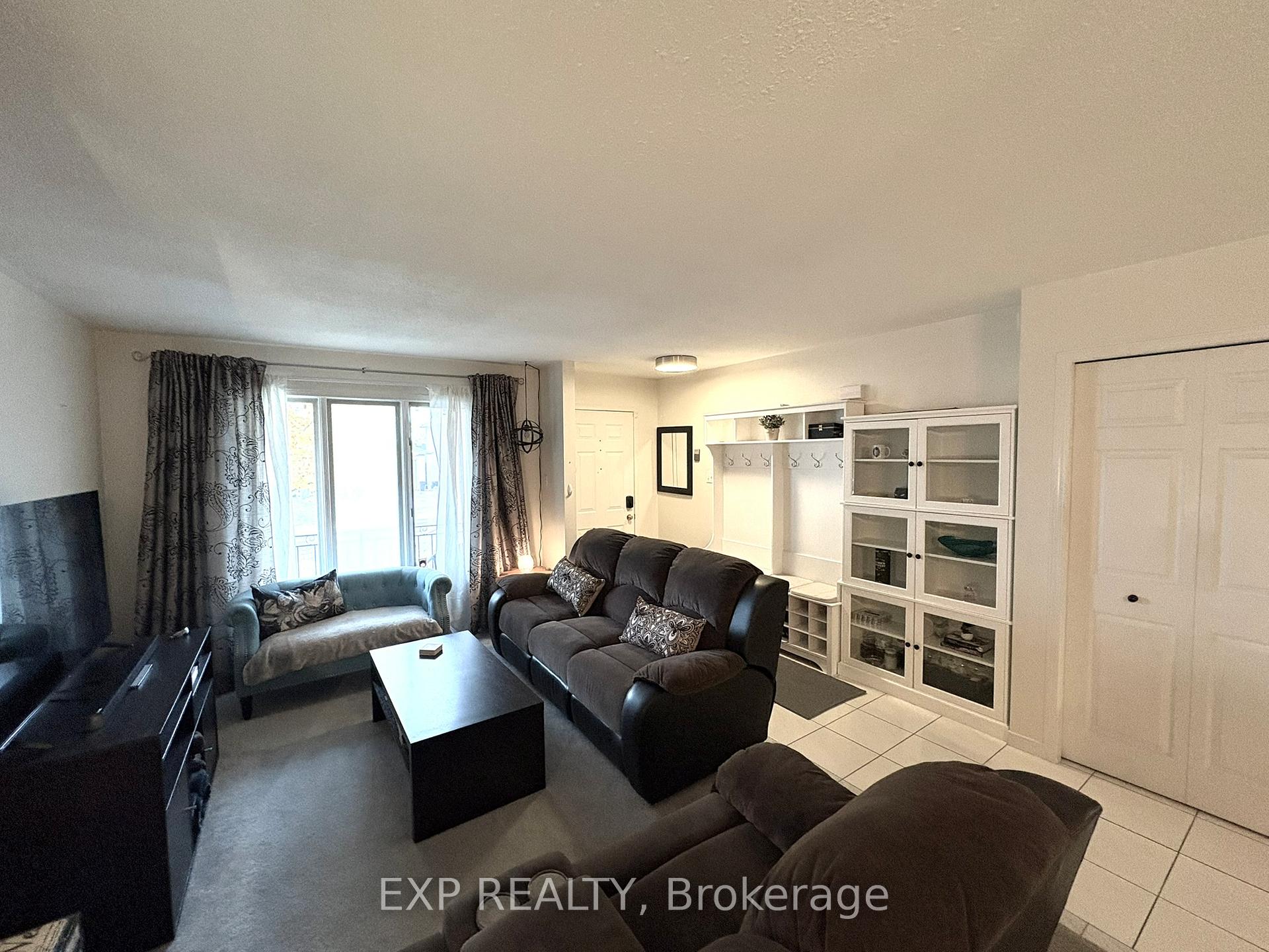 Photo 4 of 332 Acadia Drive, Hamilton, Butler — HOMEH