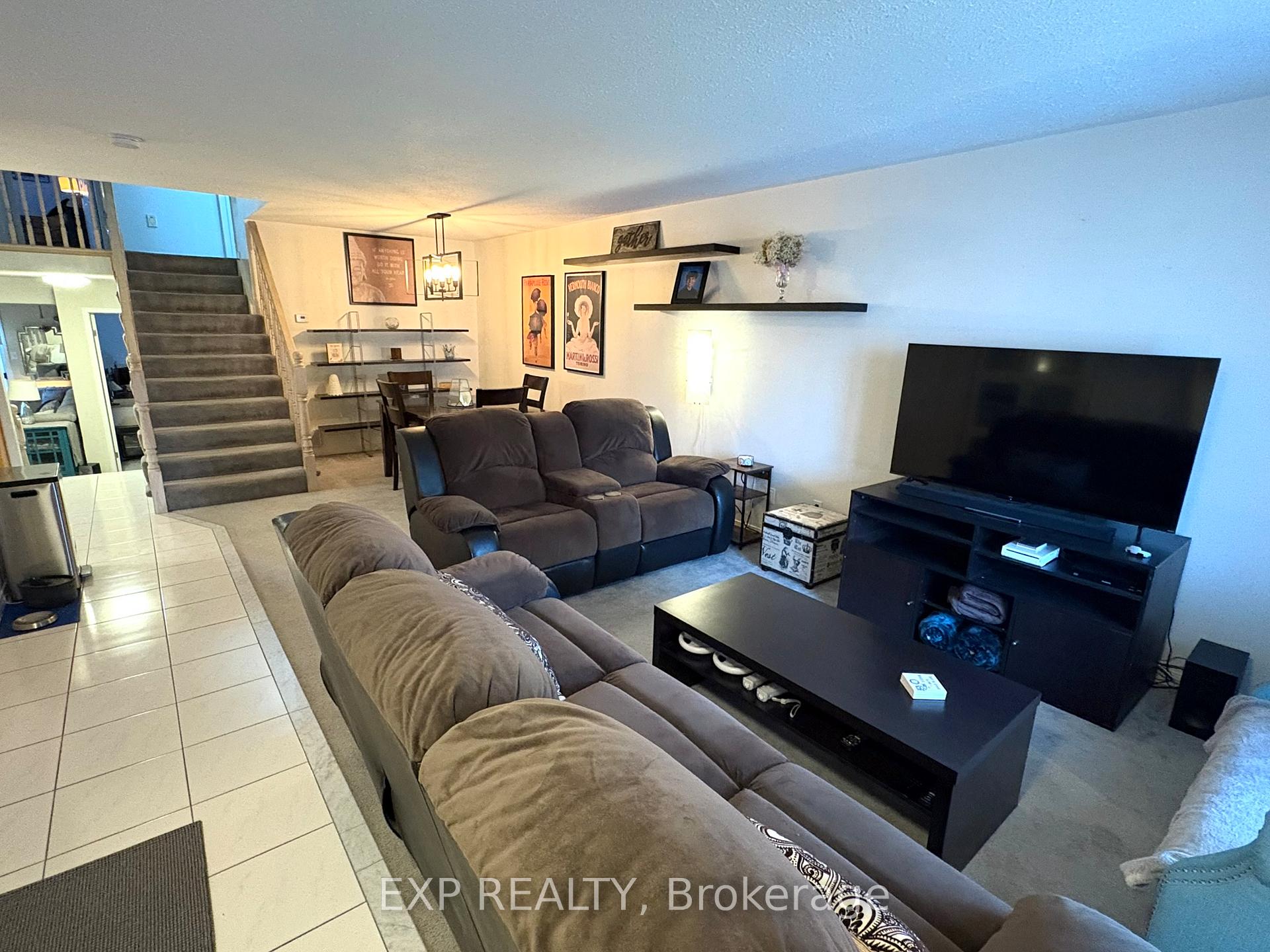 Photo 5 of 332 Acadia Drive, Hamilton, Butler — HOMEH