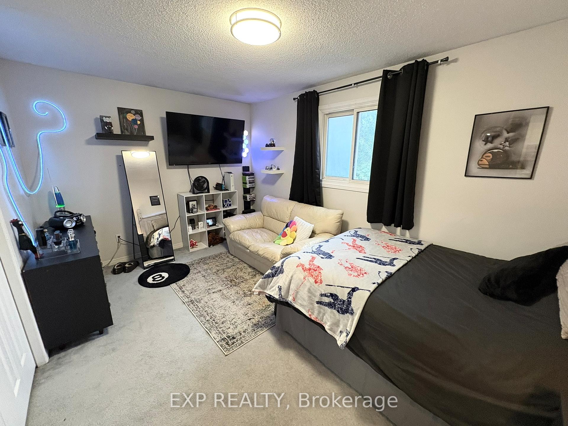Photo 18 of 332 Acadia Drive, Hamilton, Butler — HOMEH