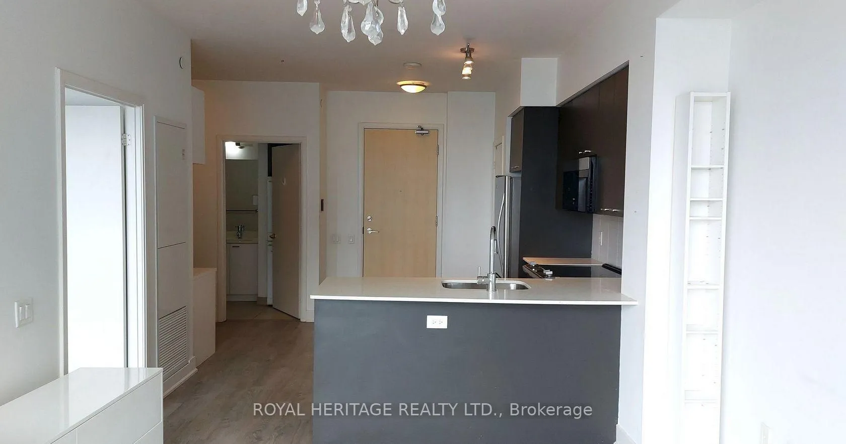 Photo 5 of Unit 1106, 30 Roehampton Avenue, Toronto, Mount Pleasant West — HOMEH