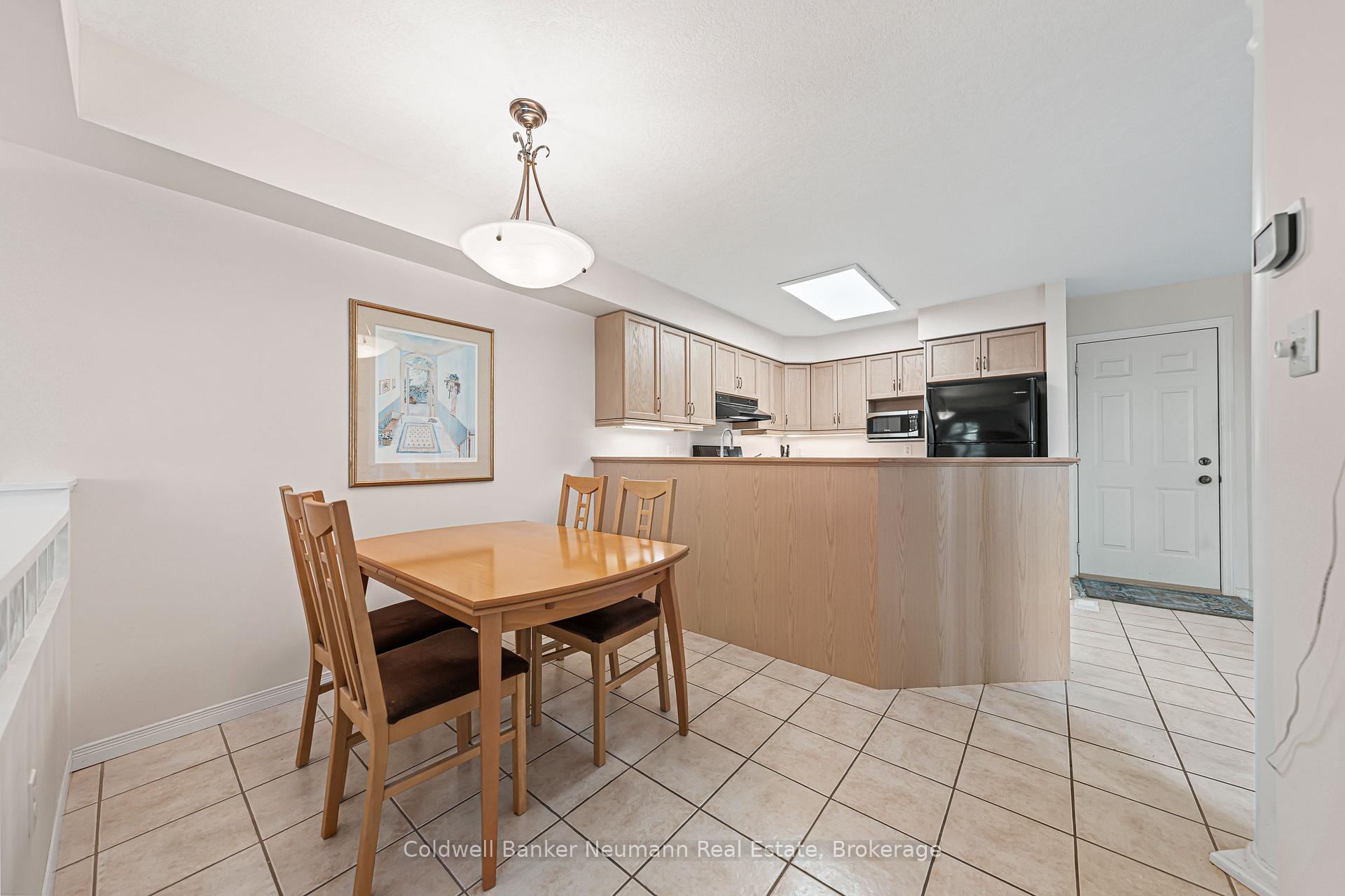 Photo 12 of 7 Camm Crescent, Guelph, Pineridge/Westminster Woods — HOMEH