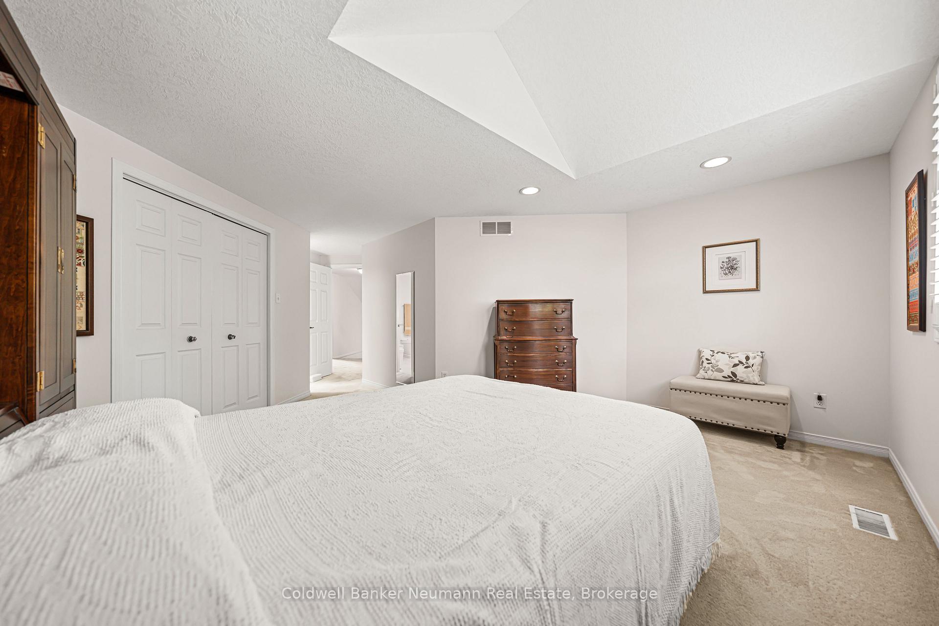 Photo 21 of 7 Camm Crescent, Guelph, Pineridge/Westminster Woods — HOMEH