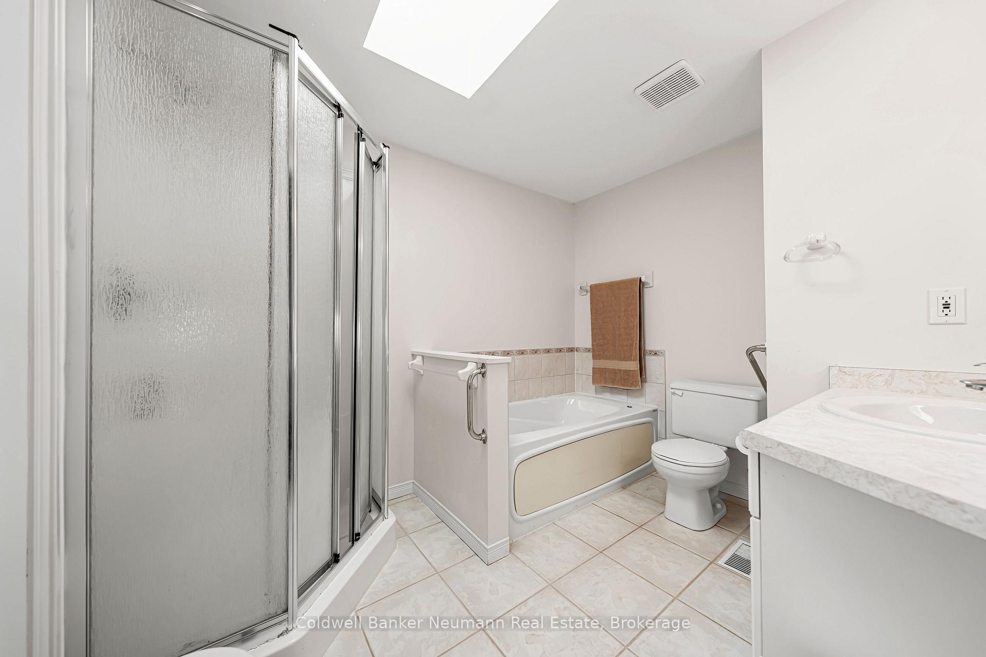 Photo 22 of 7 Camm Crescent, Guelph, Pineridge/Westminster Woods — HOMEH