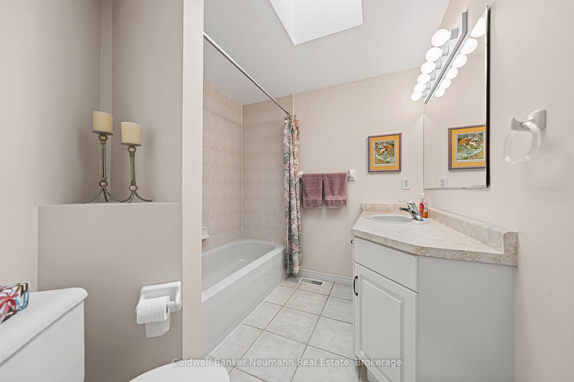 Photo 28 of 7 Camm Crescent, Guelph, Pineridge/Westminster Woods — HOMEH