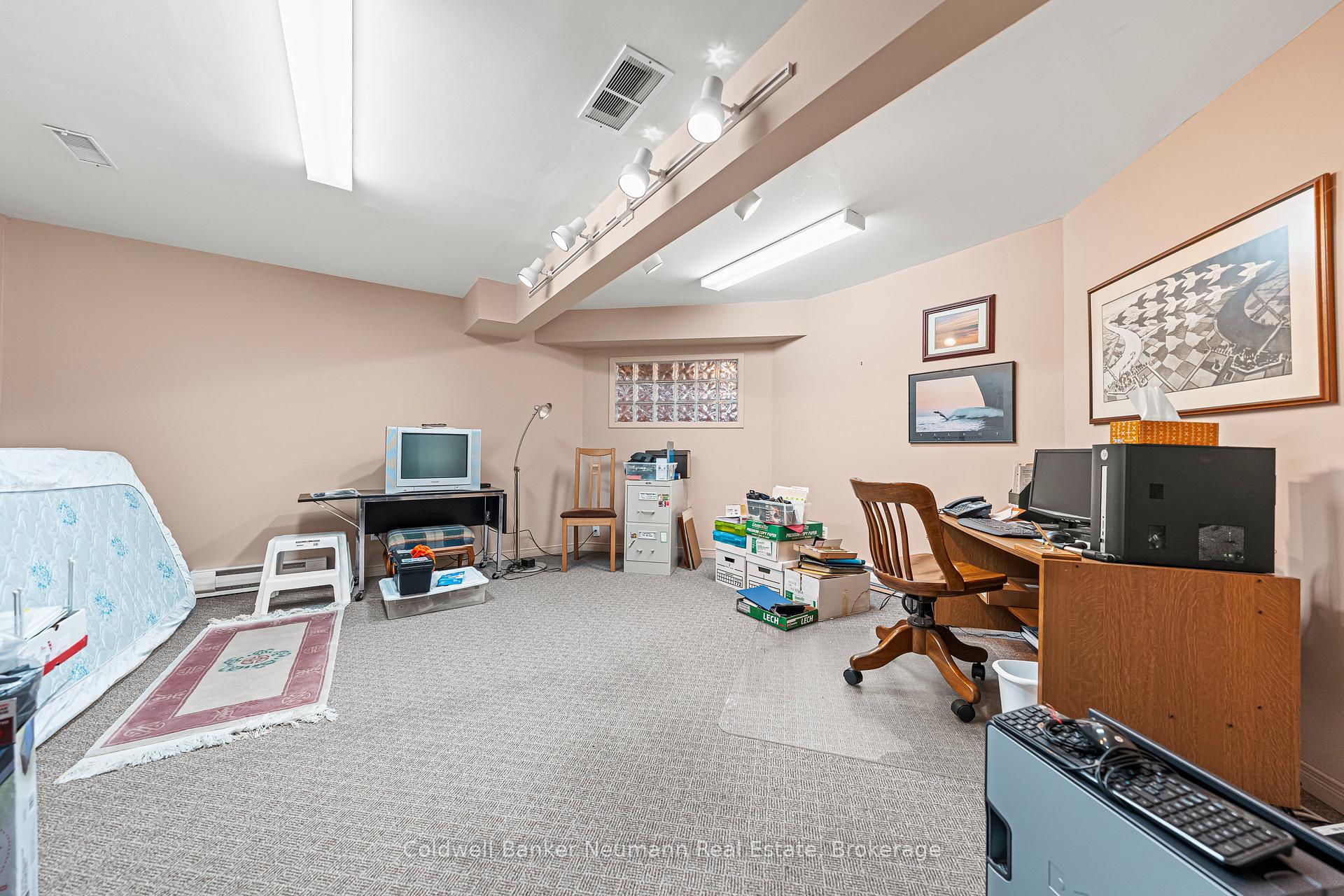 Photo 31 of 7 Camm Crescent, Guelph, Pineridge/Westminster Woods — HOMEH