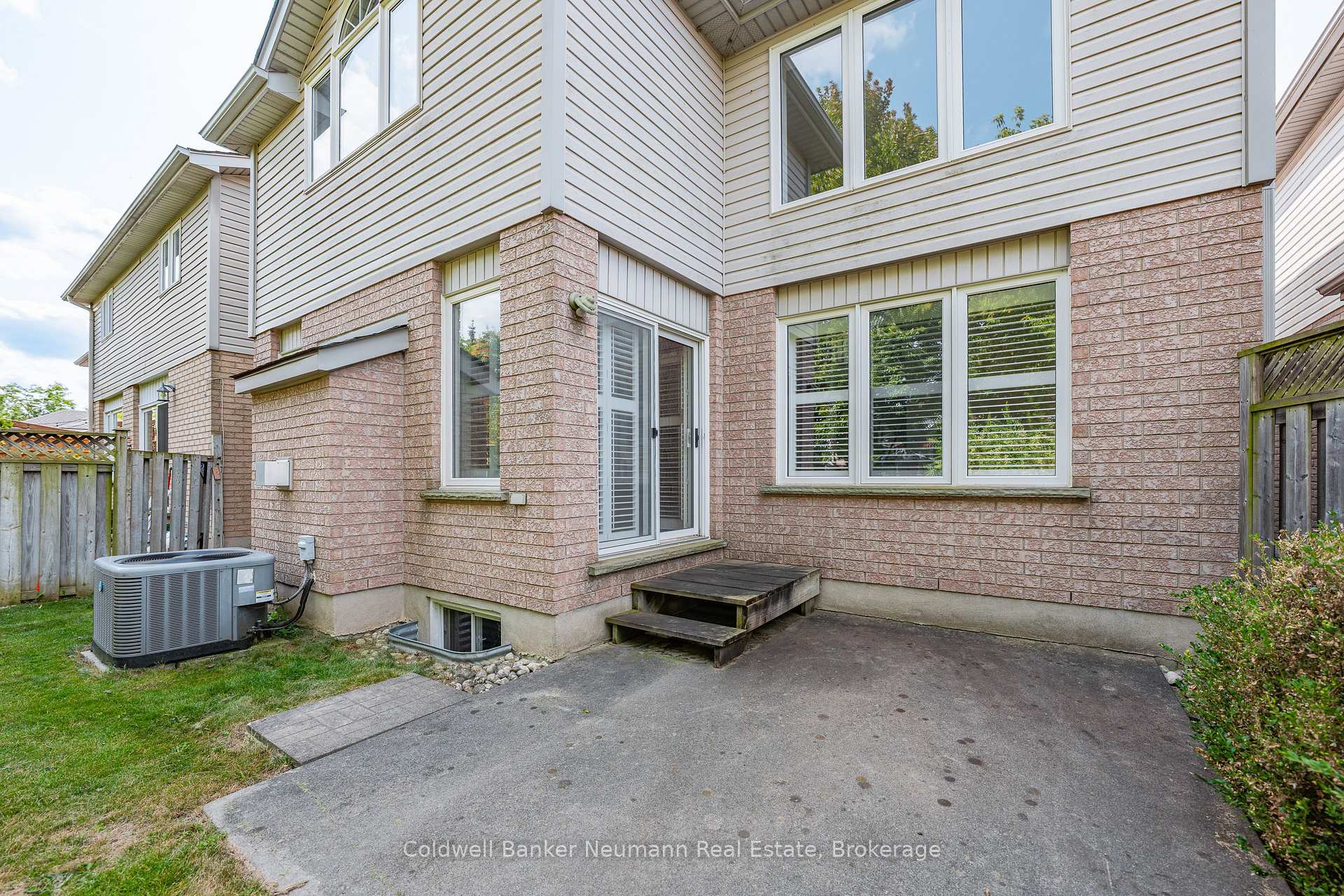 Photo 35 of 7 Camm Crescent, Guelph, Pineridge/Westminster Woods — HOMEH