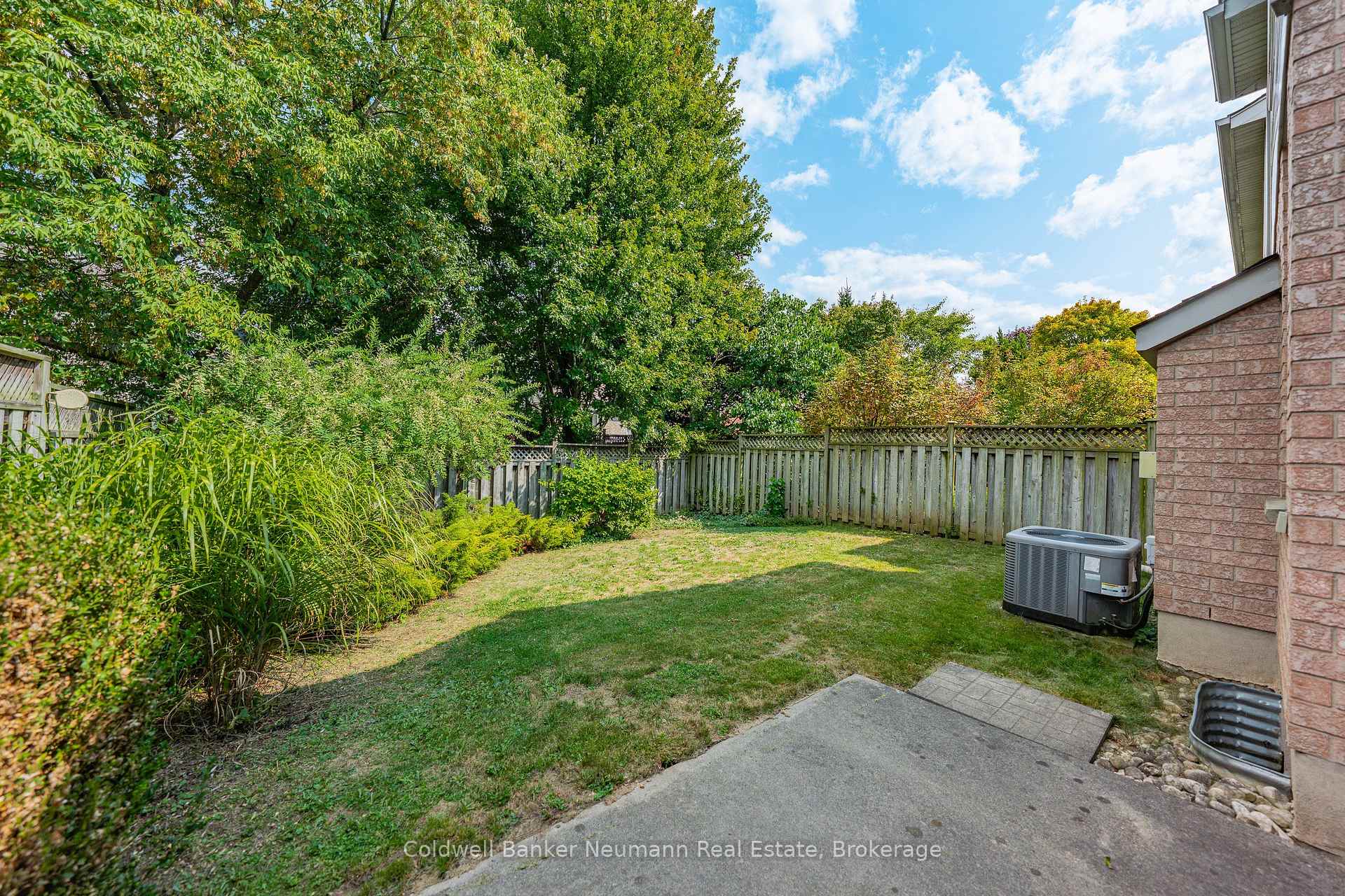Photo 36 of 7 Camm Crescent, Guelph, Pineridge/Westminster Woods — HOMEH