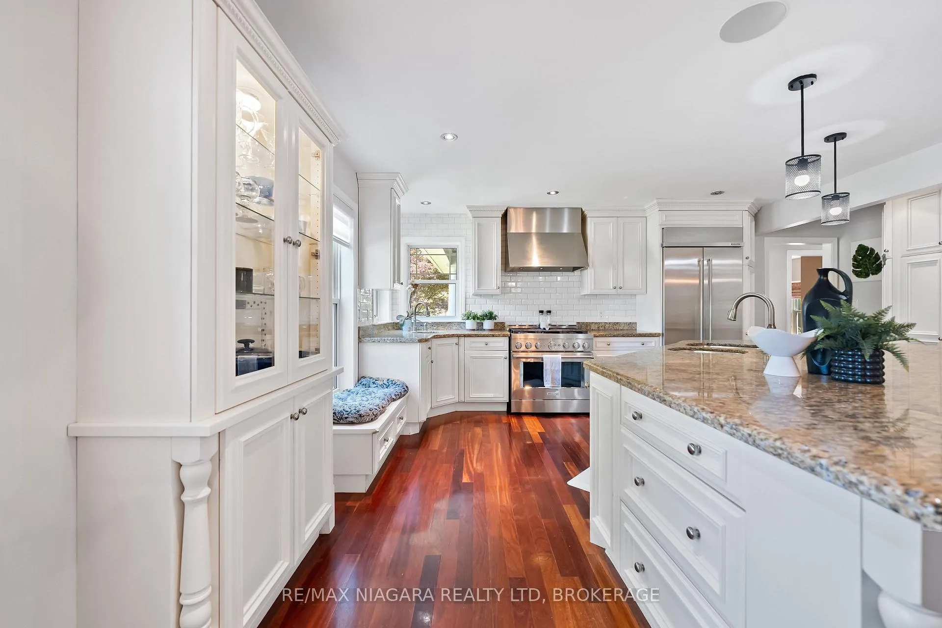 Photo 11 of 1 Graham Avenue, St. Catharines, Port Dalhousie — HOMEH