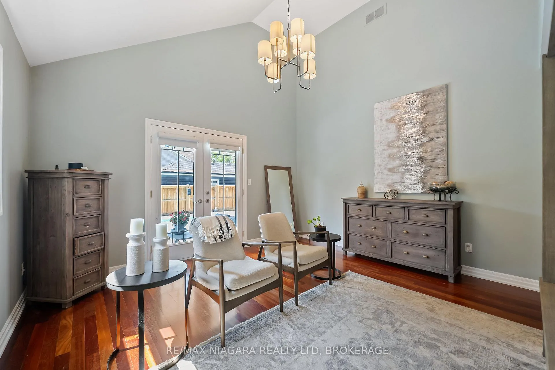 Photo 13 of 1 Graham Avenue, St. Catharines, Port Dalhousie — HOMEH