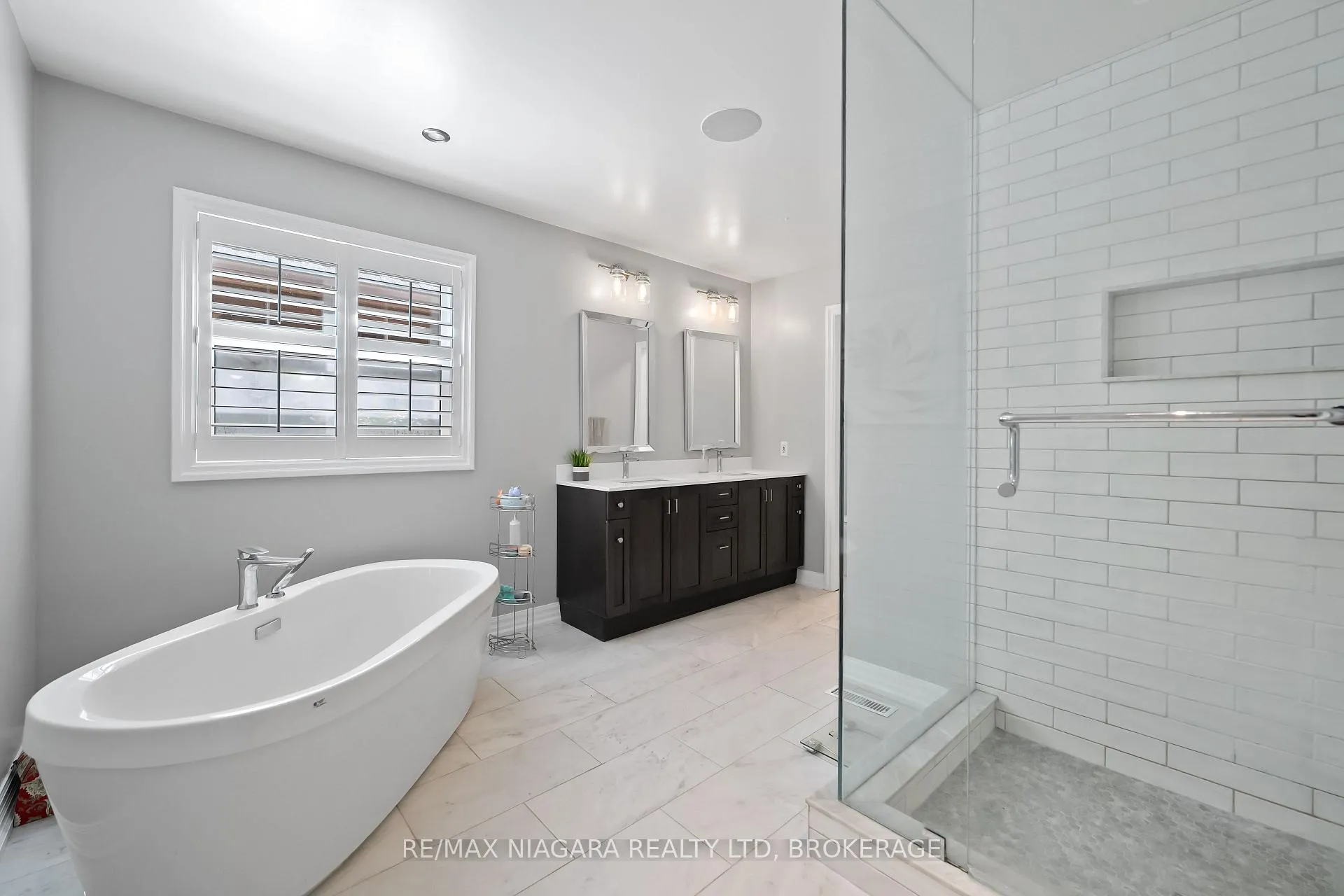 Photo 15 of 1 Graham Avenue, St. Catharines, Port Dalhousie — HOMEH