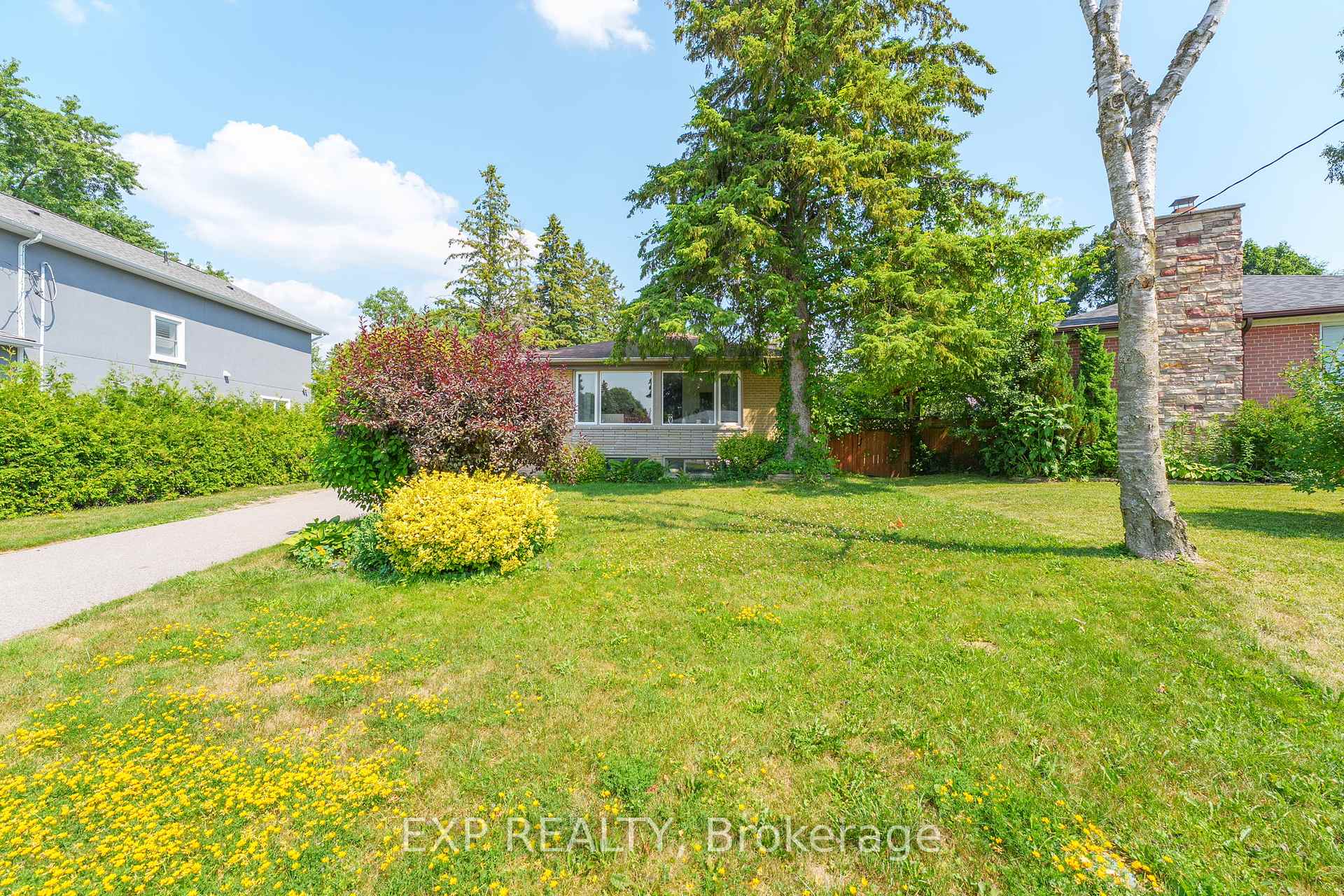 Photo 2 of 31 Patrick Drive, Aurora, Aurora Highlands — HOMEH