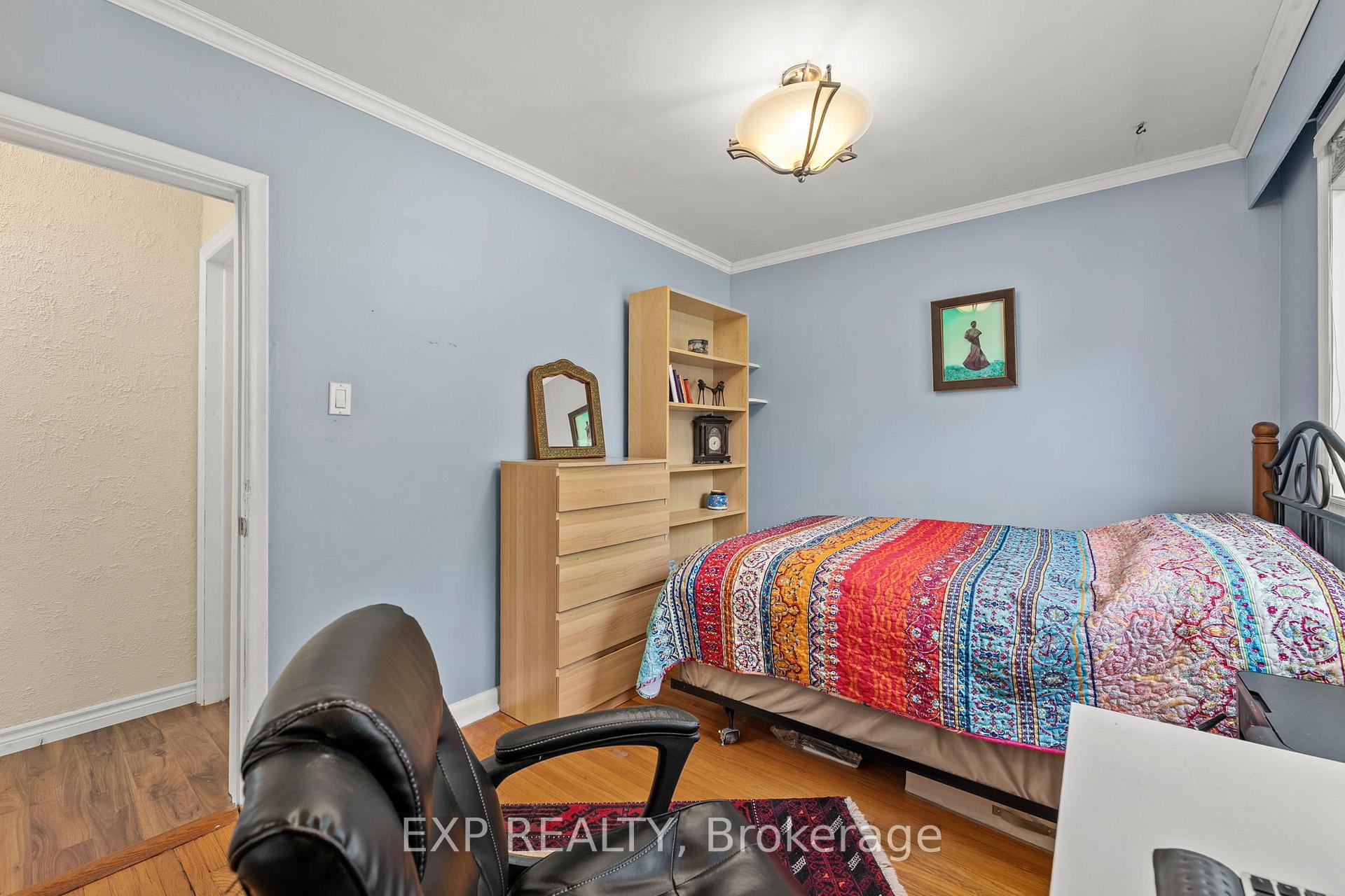 Photo 13 of 31 Patrick Drive, Aurora, Aurora Highlands — HOMEH