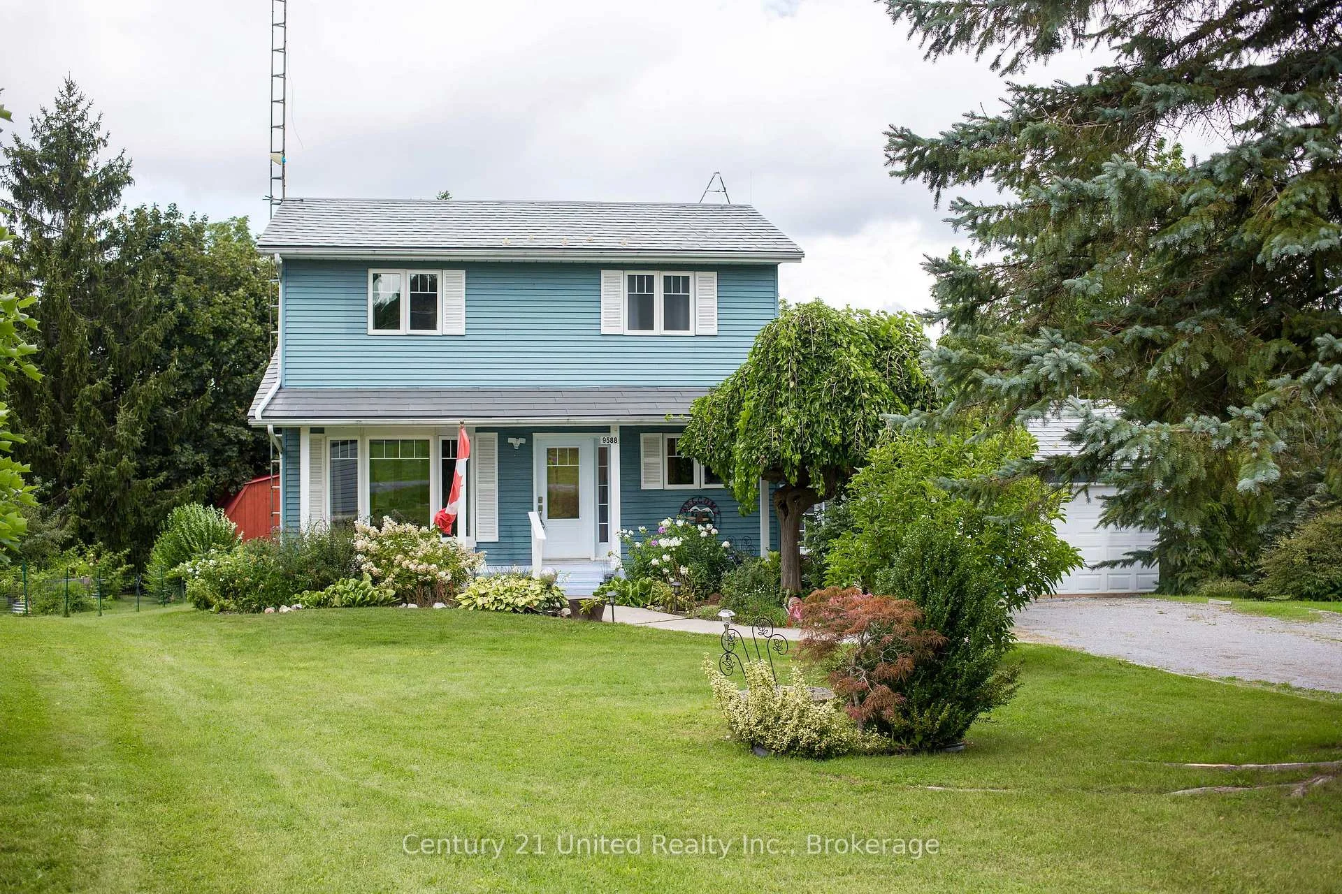 Photo 2 of 9588 Ardagh Crescent, Hamilton Township, Rural Hamilton — HOMEH