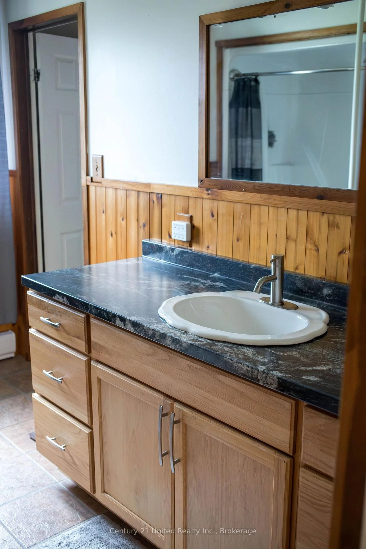 Photo 10 of 9588 Ardagh Crescent, Hamilton Township, Rural Hamilton — HOMEH