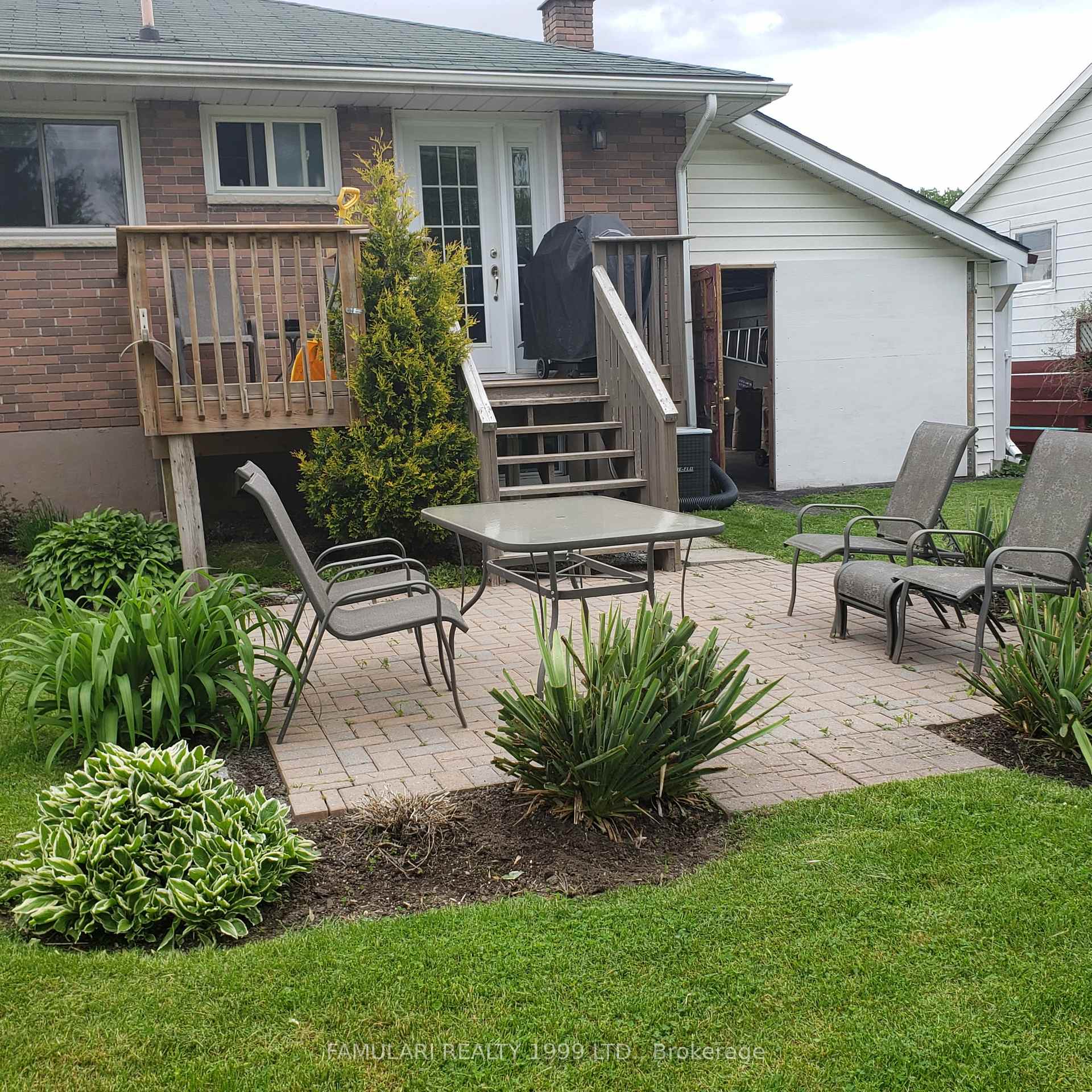 Photo 7 of 122 Gilbert Street, Belleville, Belleville Ward — HOMEH