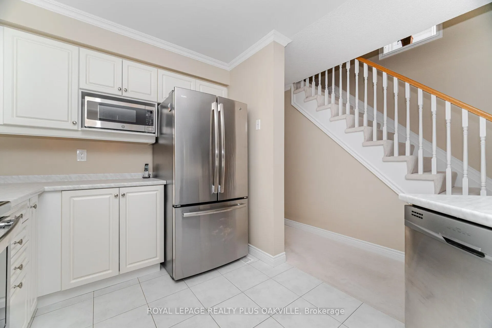 Photo 11 of 53 Kildonan Crescent, Hamilton, Waterdown — HOMEH