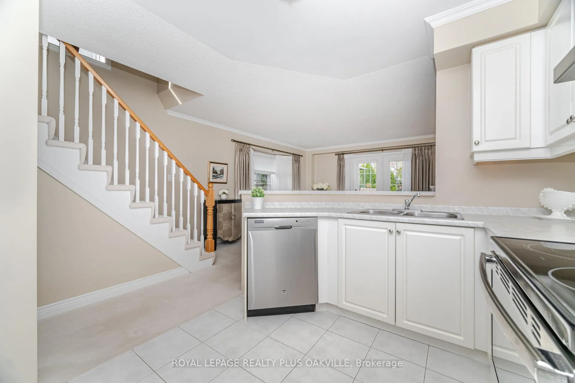 Photo 13 of 53 Kildonan Crescent, Hamilton, Waterdown — HOMEH
