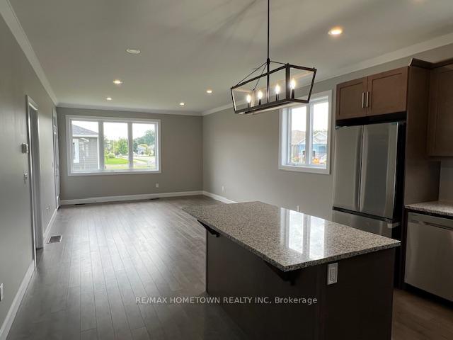 Photo 2 of 1210 Webster Crescent, Brockville — HOMEH